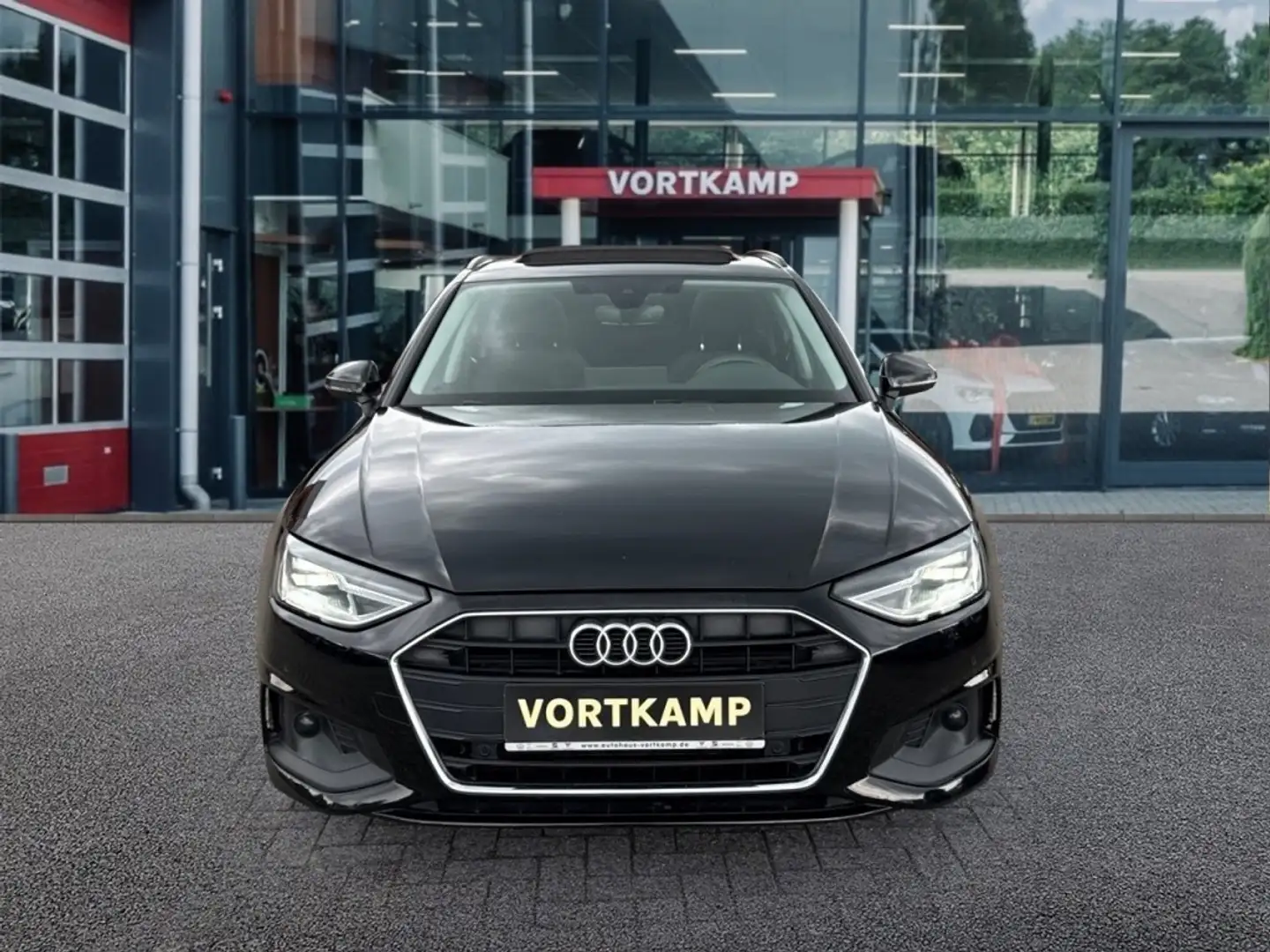 Audi A4 35 TDI PANO-DAK/TREKHAAK/NAVI/CRUISE/PDC/STOELVERW Zwart - 2