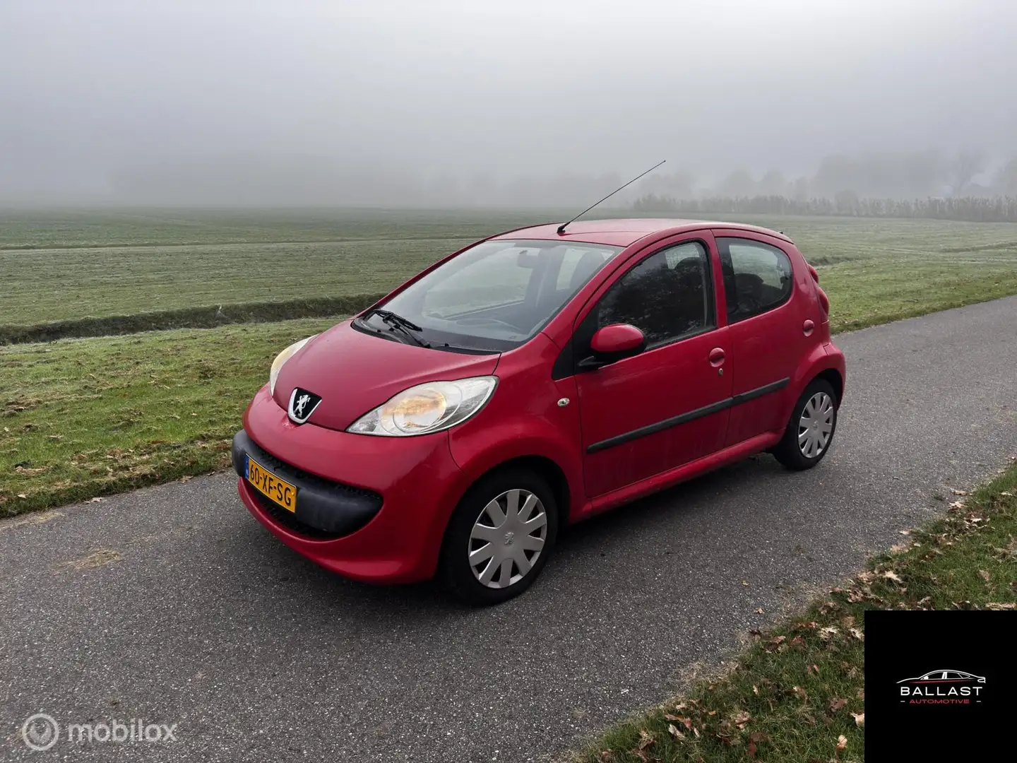 Peugeot 107 1.0-12V XS Rood - 1
