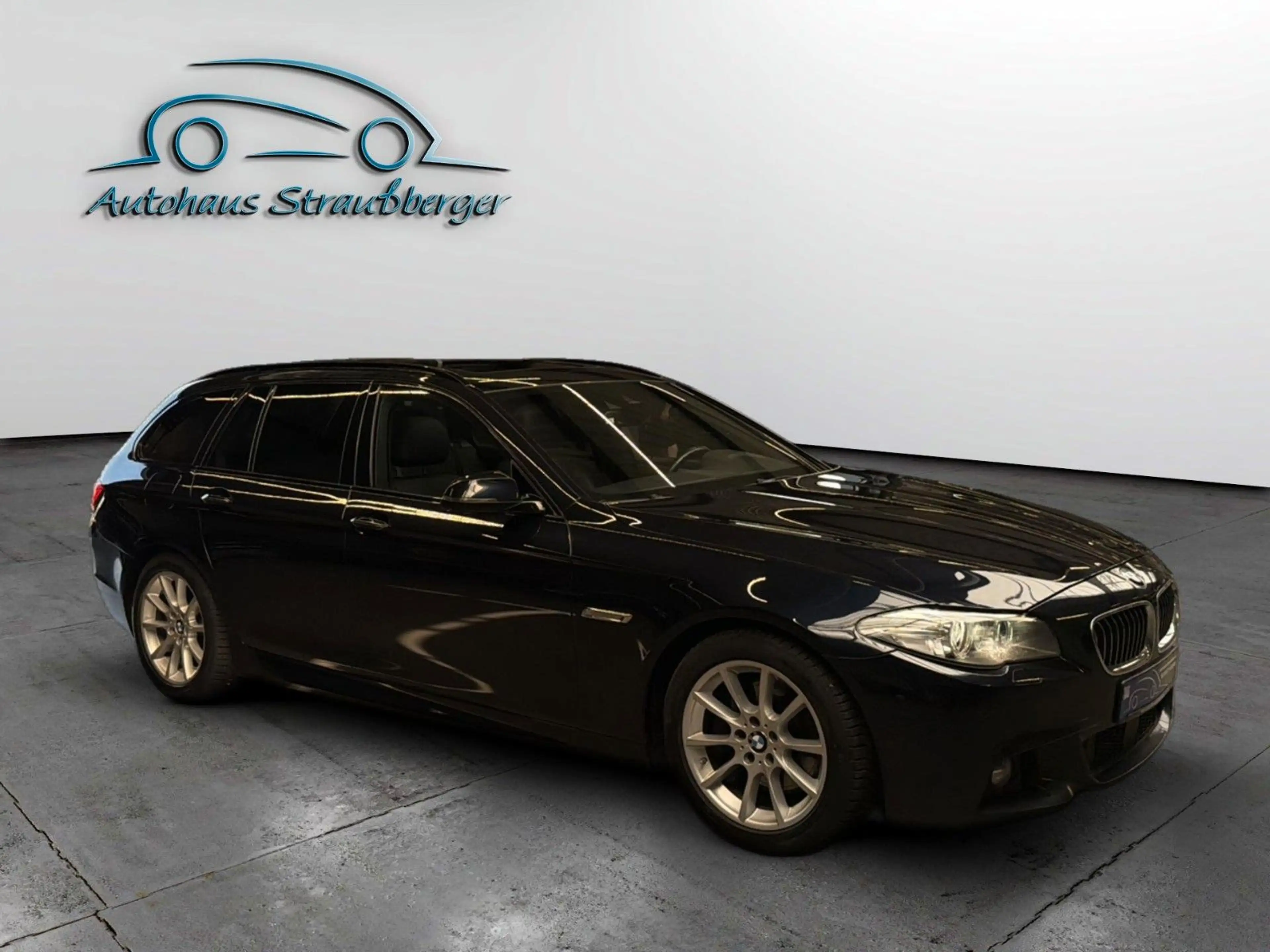 BMW 535 d Touring Heck "M-Sport" Pano H&K ACC Leder