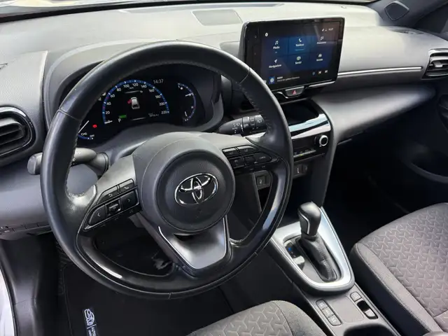 Toyota Yaris Cross view 12