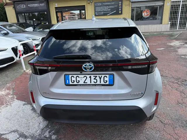 Toyota Yaris Cross view 3