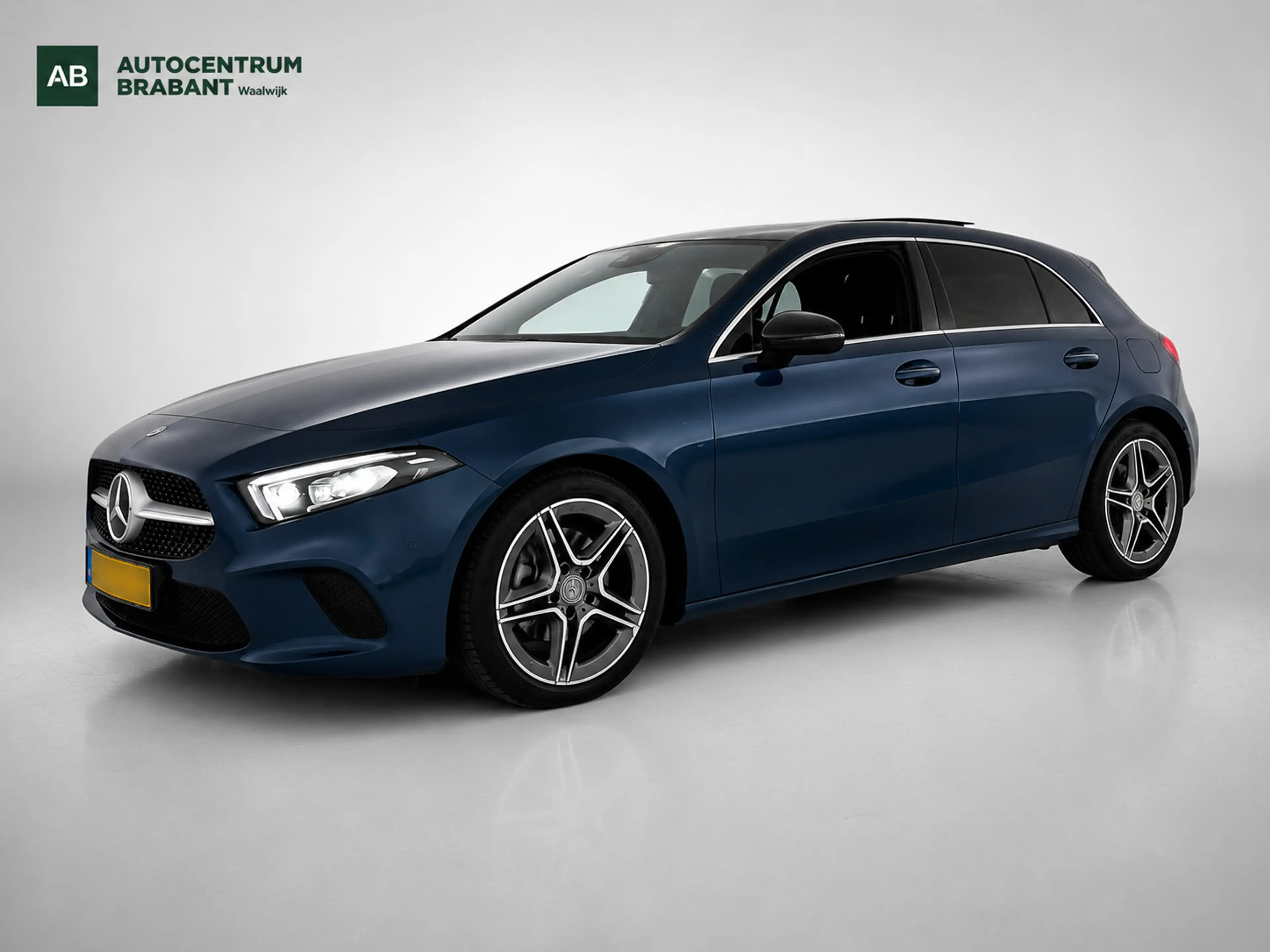 Mercedes-Benz A 250 250e Business Solution AMG | 218PK | PANO | SFEERV — photo 3