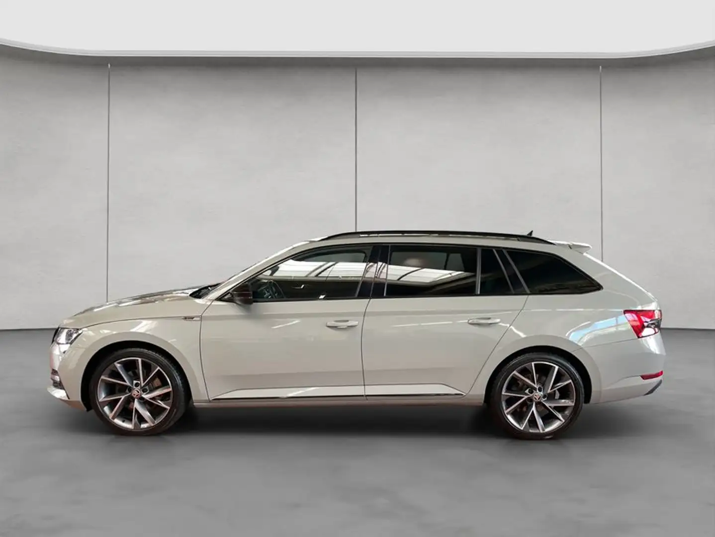 Skoda Superb Combi 2.0 TDI DSG Sportline Grijs - 2