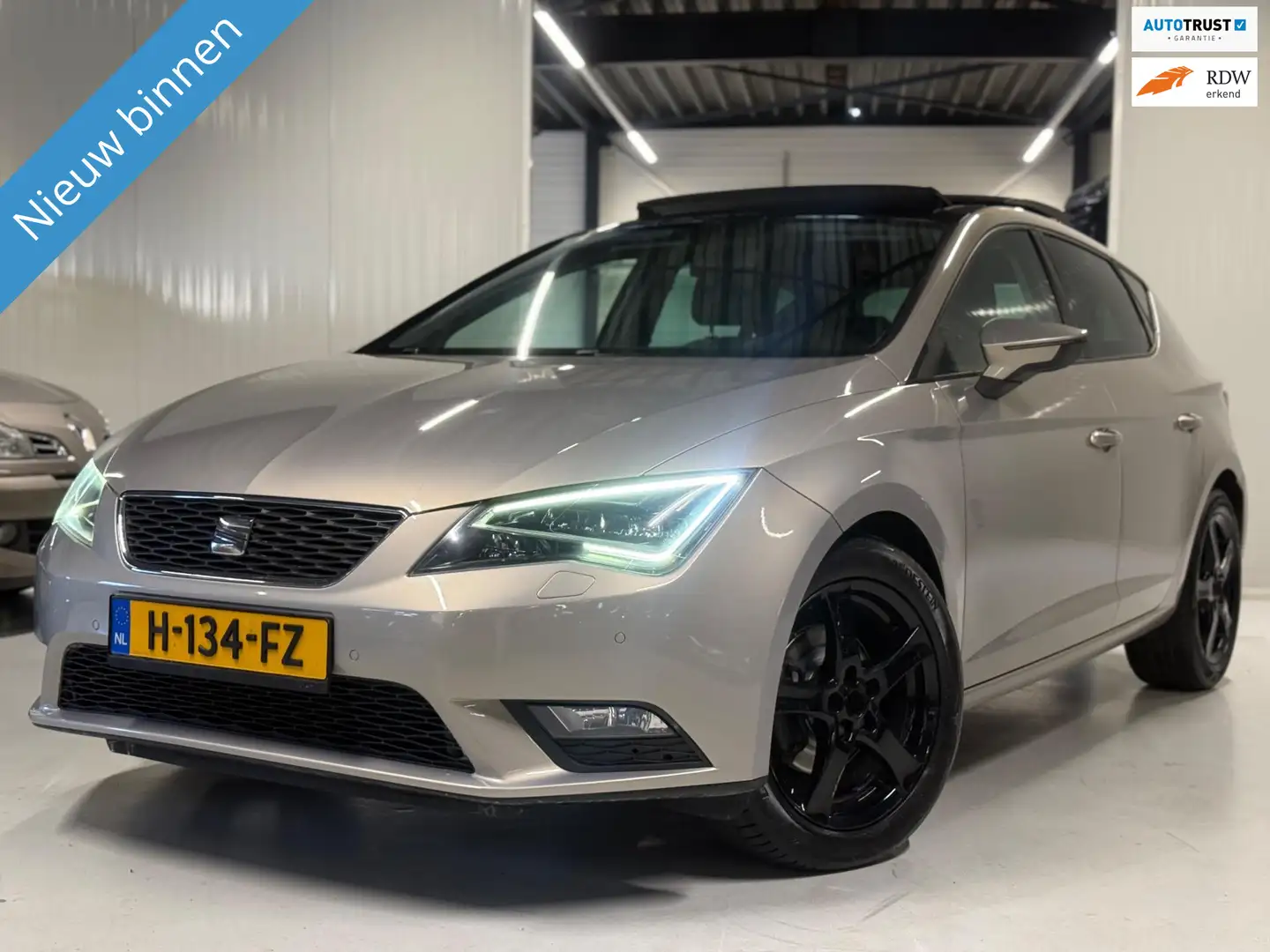 SEAT Leon 1.2 TSI Style Panoramadak|Leder|LED!! Gelb - 1