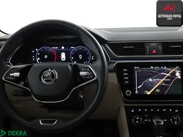 Skoda Superb view 10
