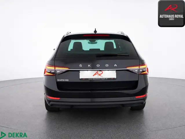 Skoda Superb view 4