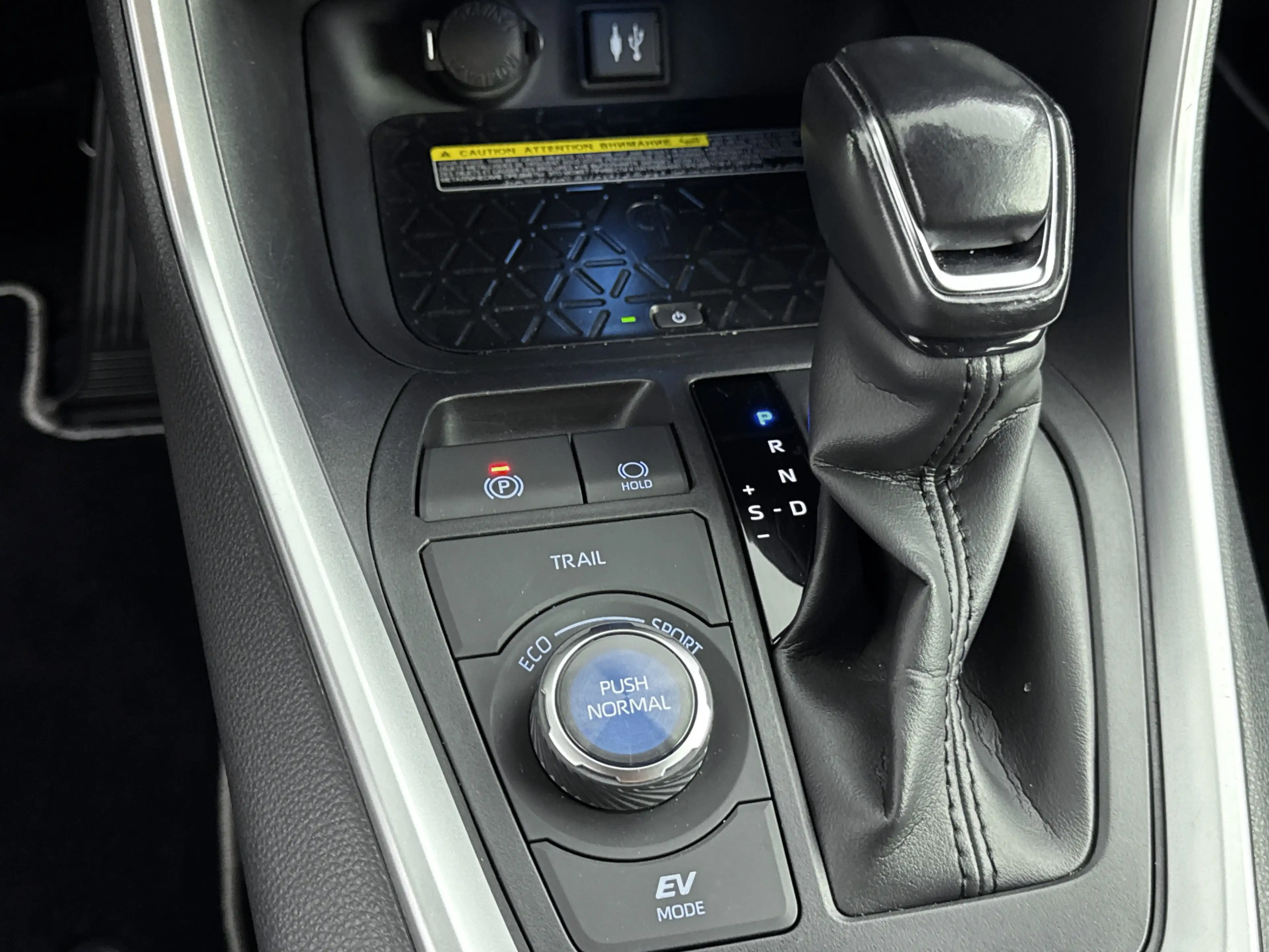 Toyota RAV 4 2.5 Hybrid AWD Bi-Tone Innovation Pack | Dealer On — photo 12