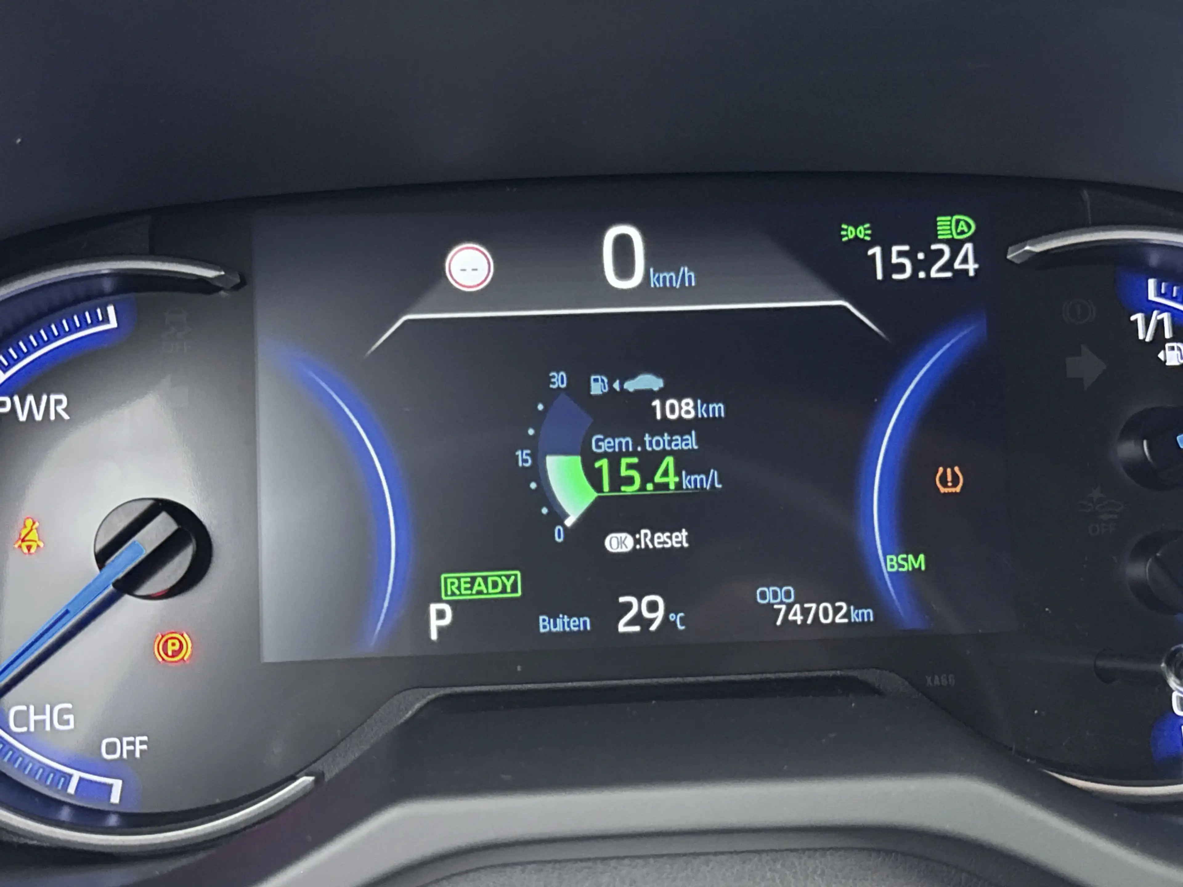 Toyota RAV 4 2.5 Hybrid AWD Bi-Tone Innovation Pack | Dealer On — photo 5