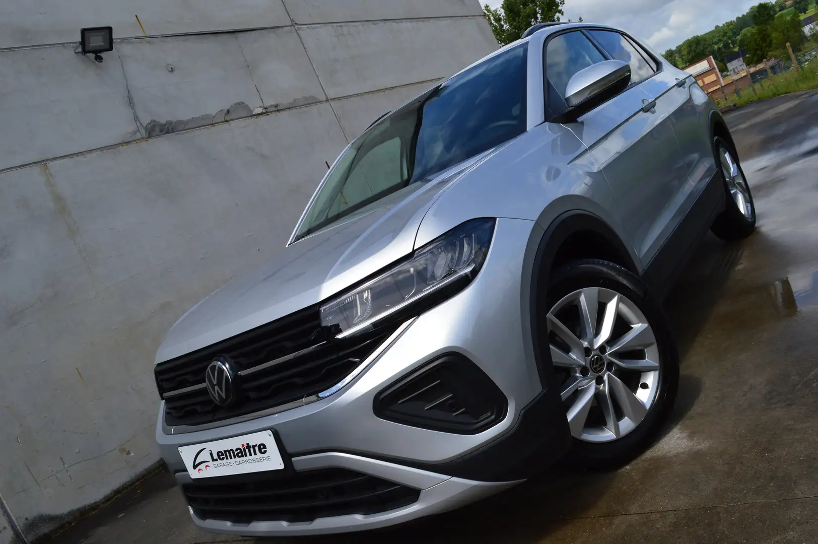 Volkswagen T-Cross Limited DSG 1.0 TSI 115Pk / CARPLAY / CAMERA Grijs - 1