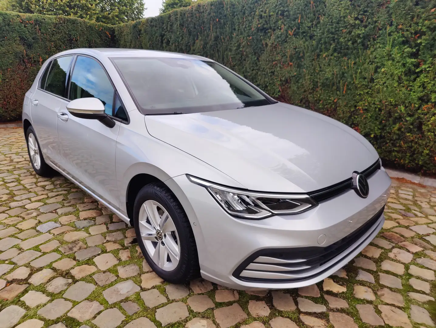 Volkswagen Golf 1.5 TSI Life OPF Plateado - 1