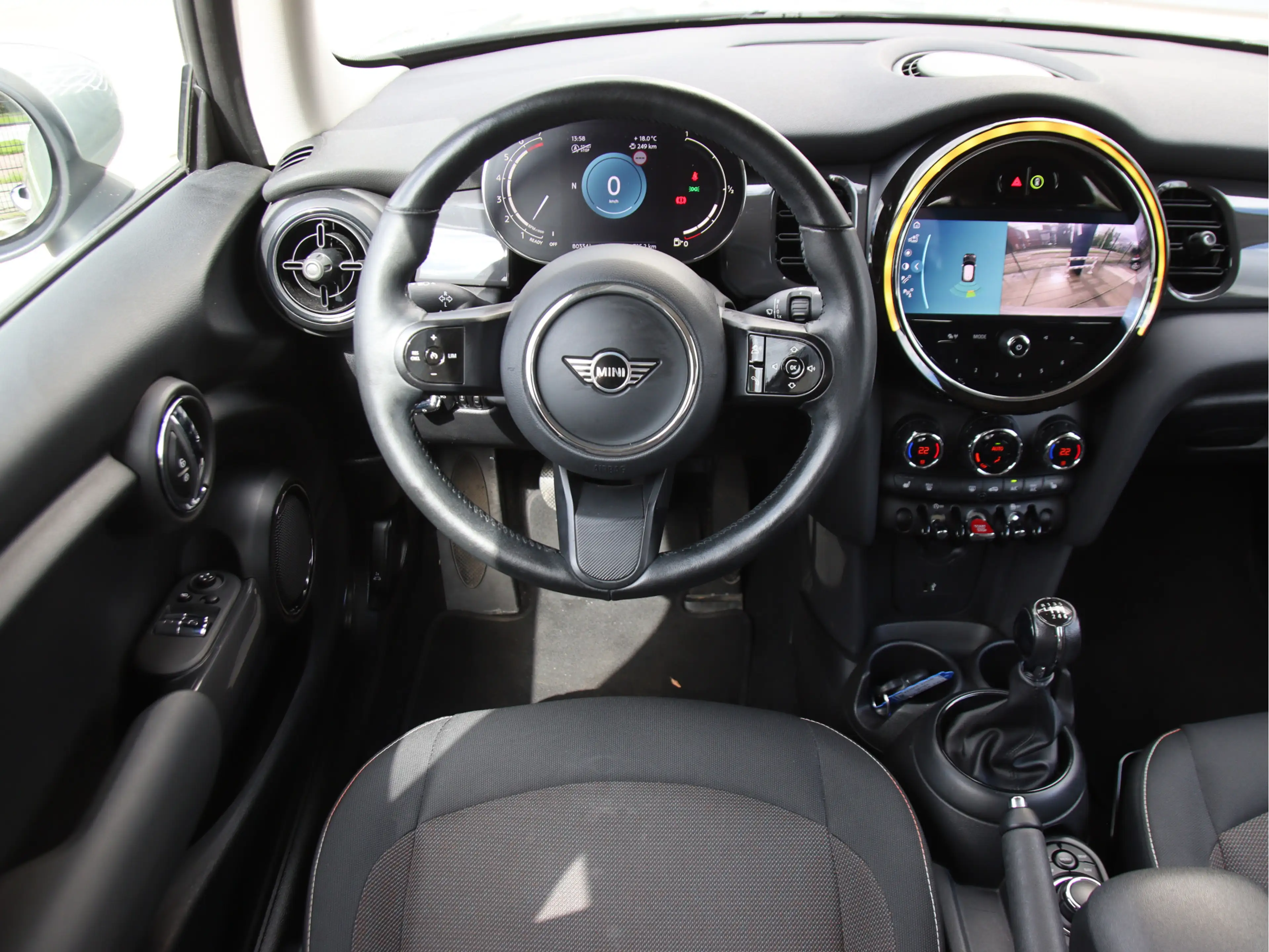 MINI One 3-Deurs 1.5 Essential Stoelvw, Camera, Carplay, Ma — photo 14