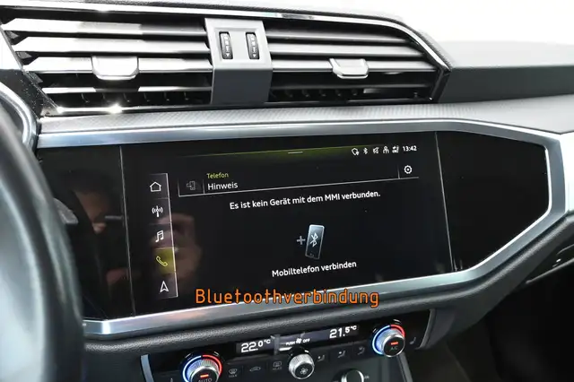 Audi Q3 view 30