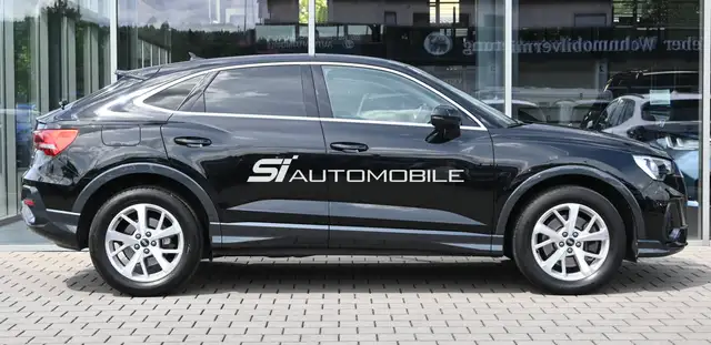Audi Q3 view 6