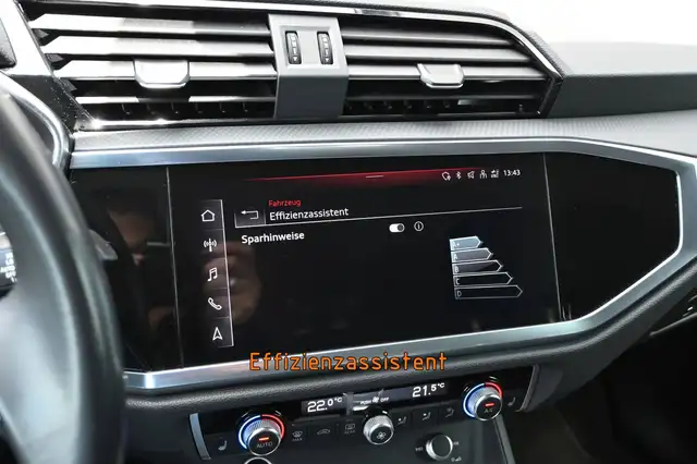 Audi Q3 view 25