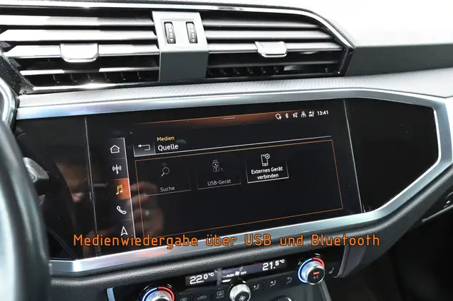 Audi Q3 view 28