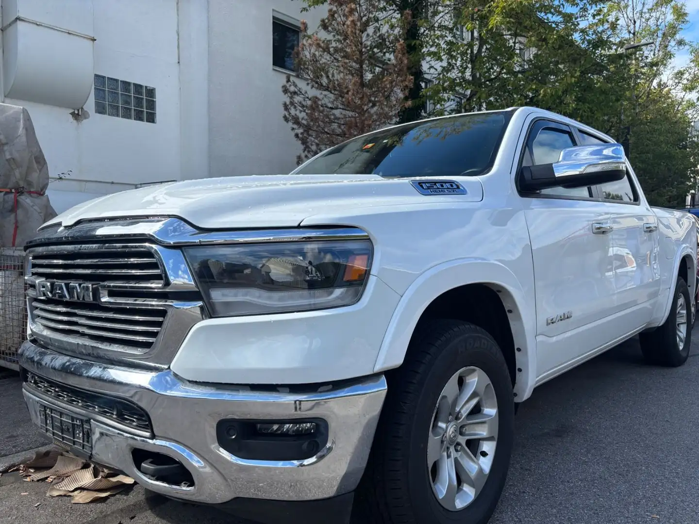 Dodge RAM 1500 4X4 Blanc - 1