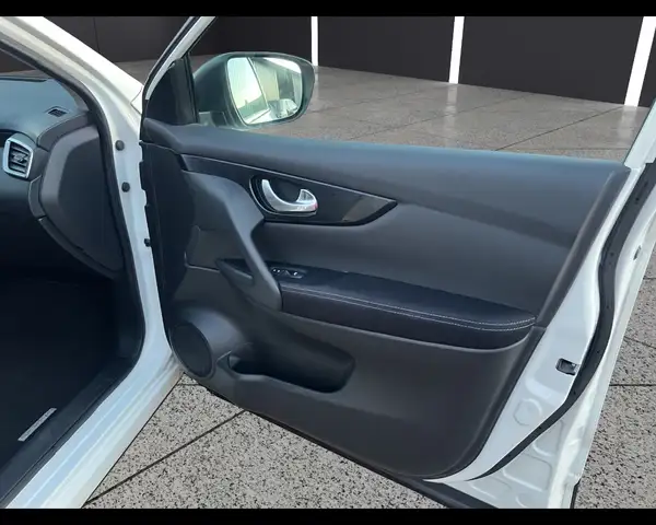 Nissan Qashqai view 18