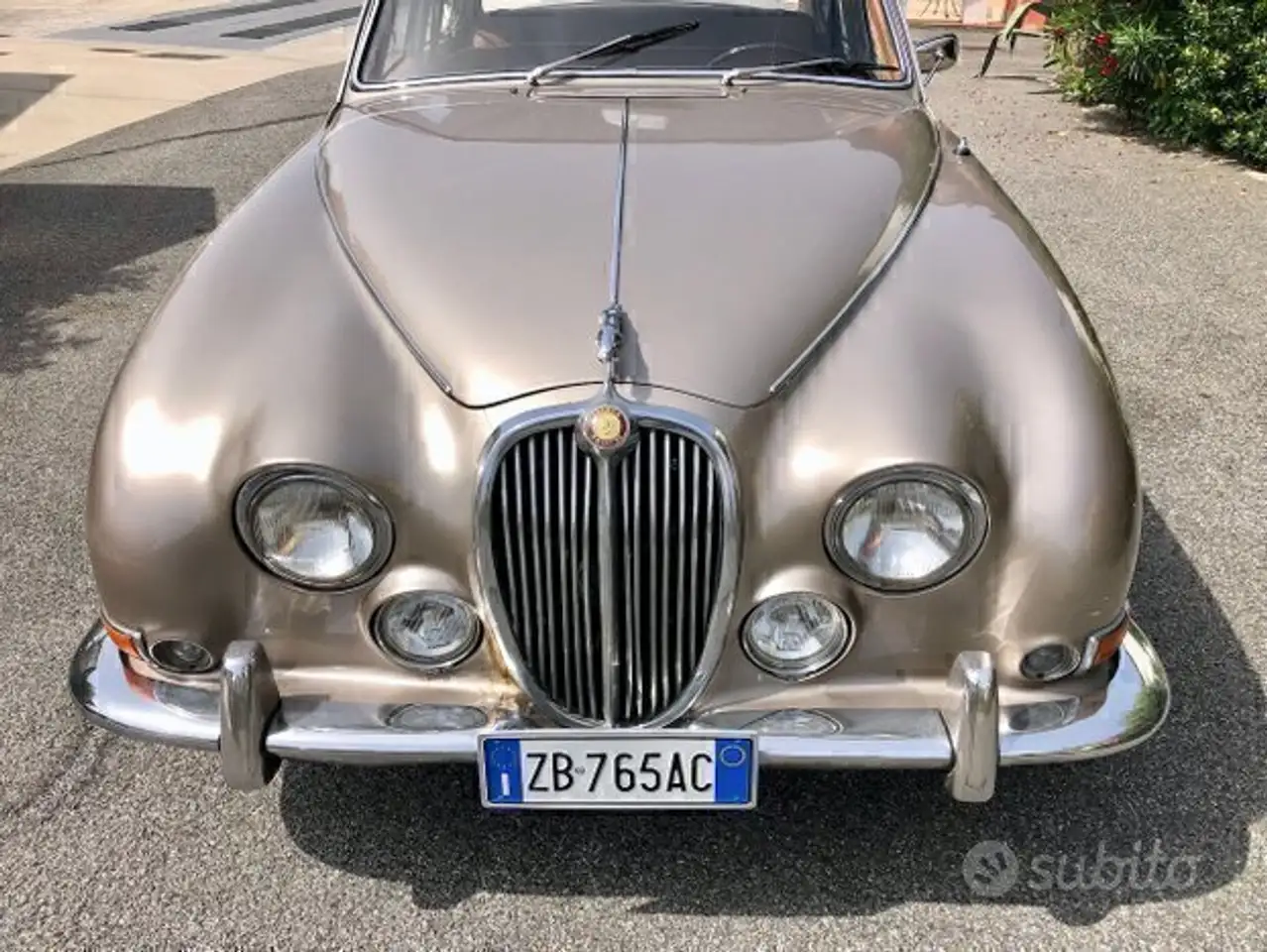 Jaguar S-Type 3.8, foto 2
