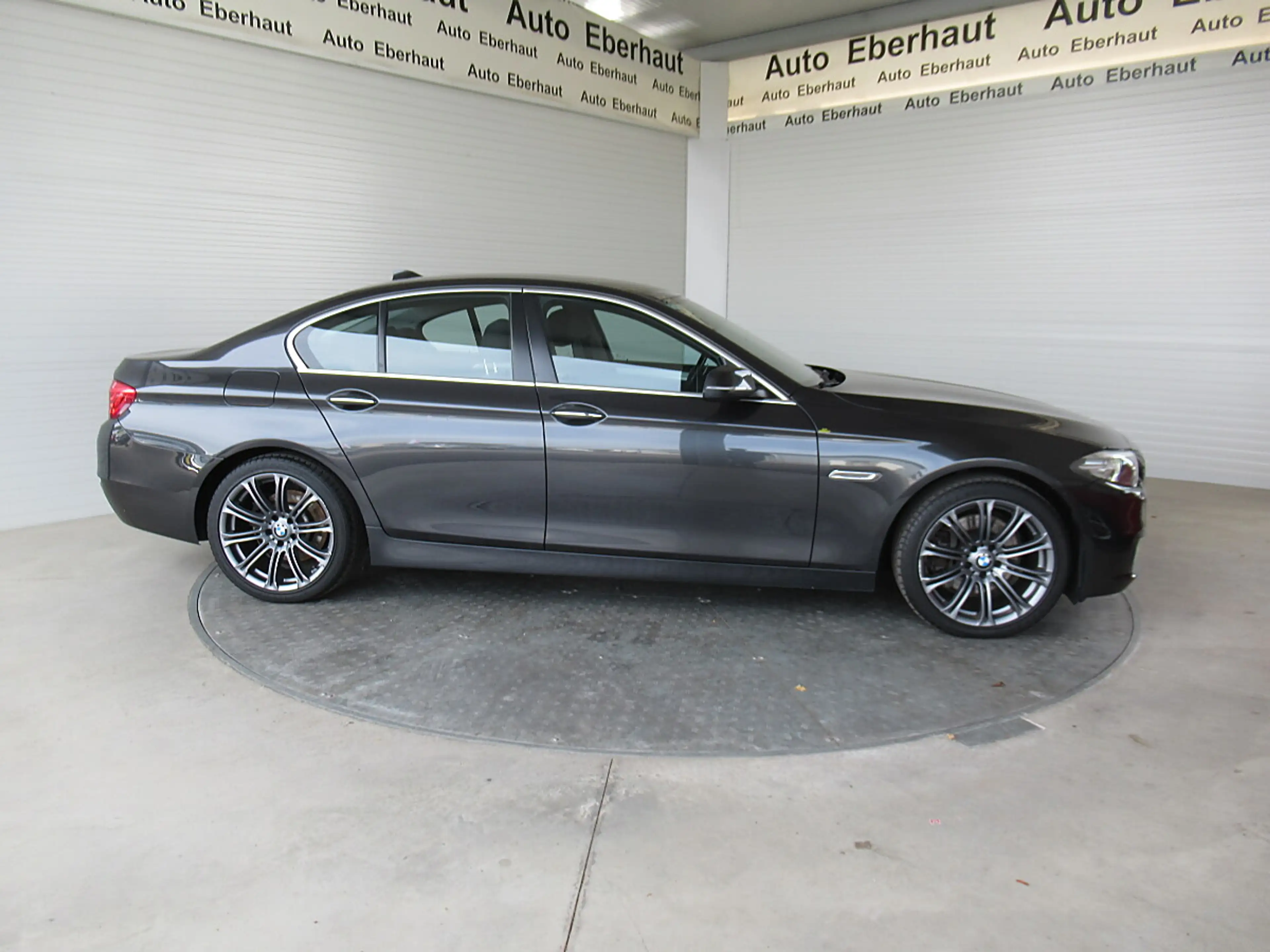 BMW 525 d xDrive Österreich-Paket Aut. *Xenon *Navi *Sp... — photo 6