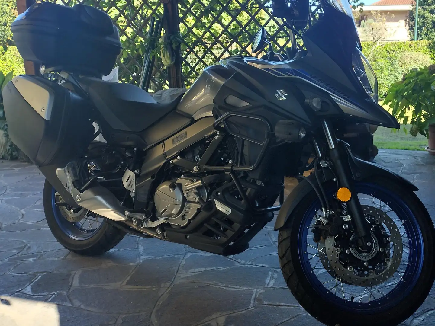 Suzuki V-Strom 650 Czarny - 2