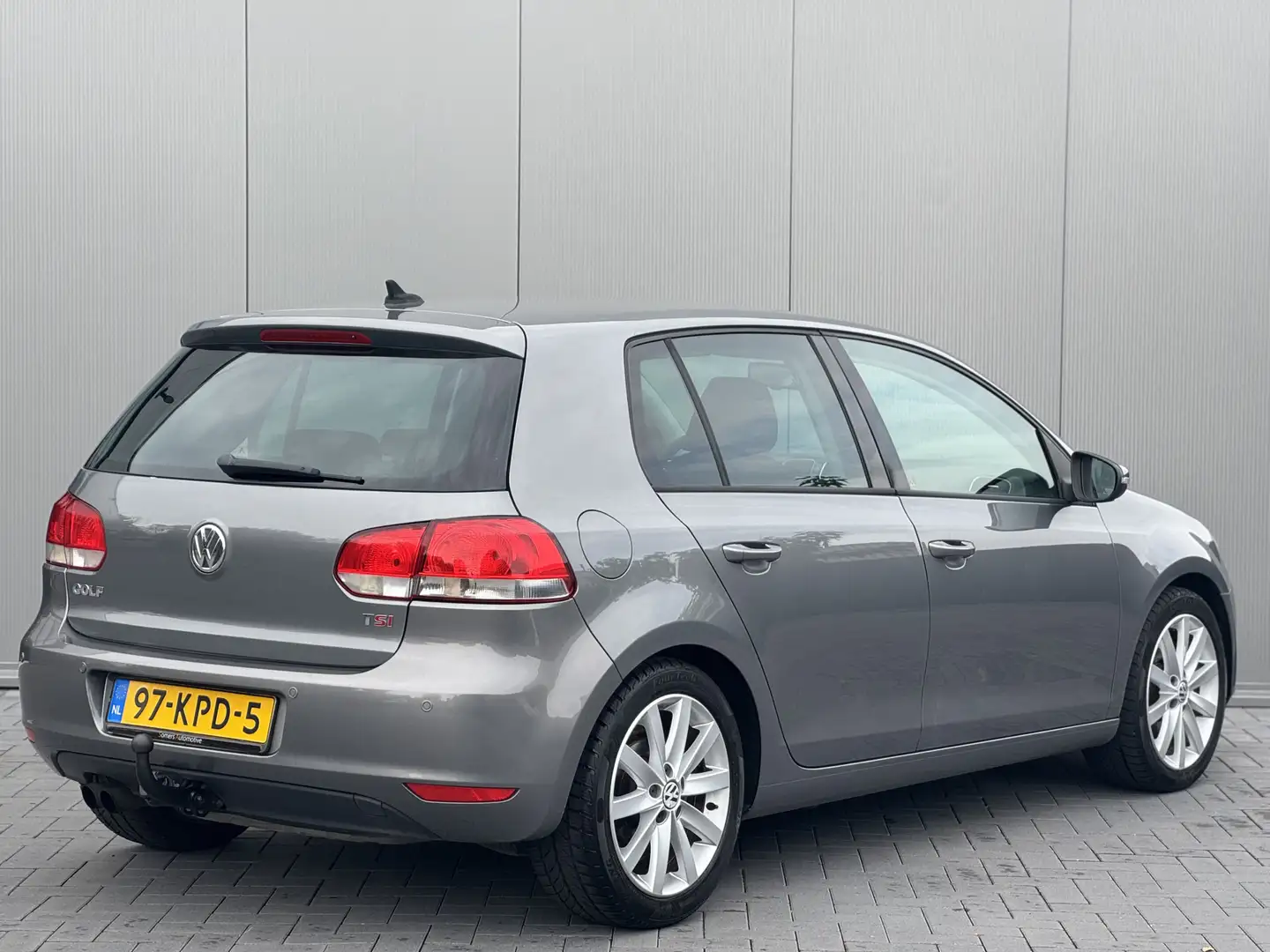 Volkswagen Golf 1.8 TSI Highline | Navigatie | Climate Control | T Grijs - 2