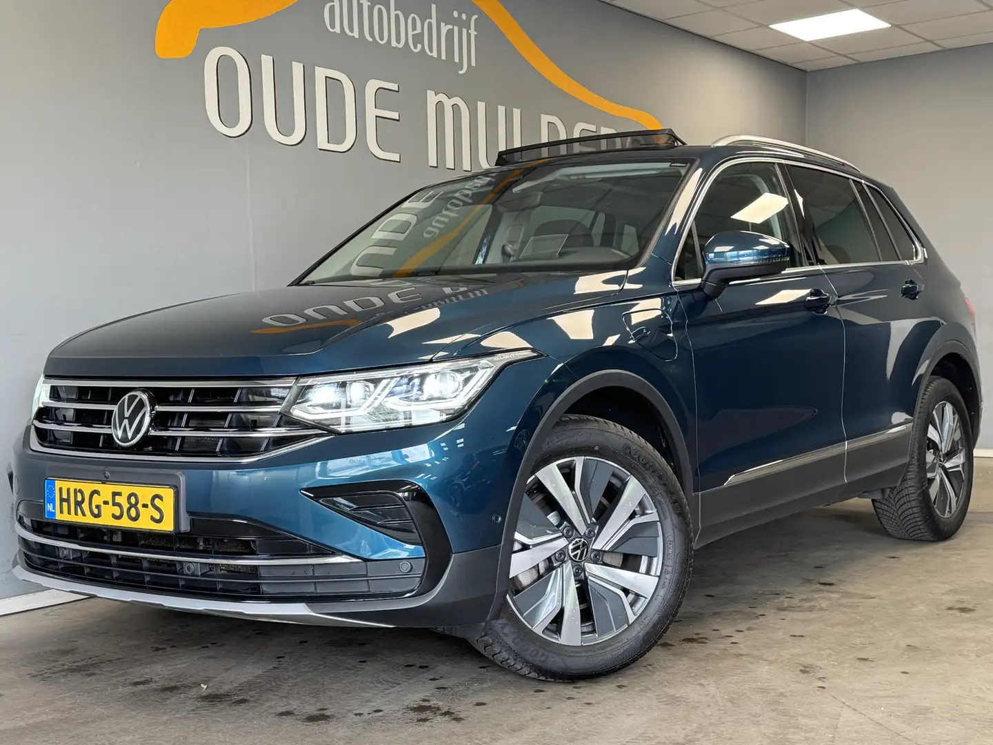 Volkswagen Tiguan 1.4 TSI eHybrid Panoramadak/Trekhaak/360° Camera Blauw - 1