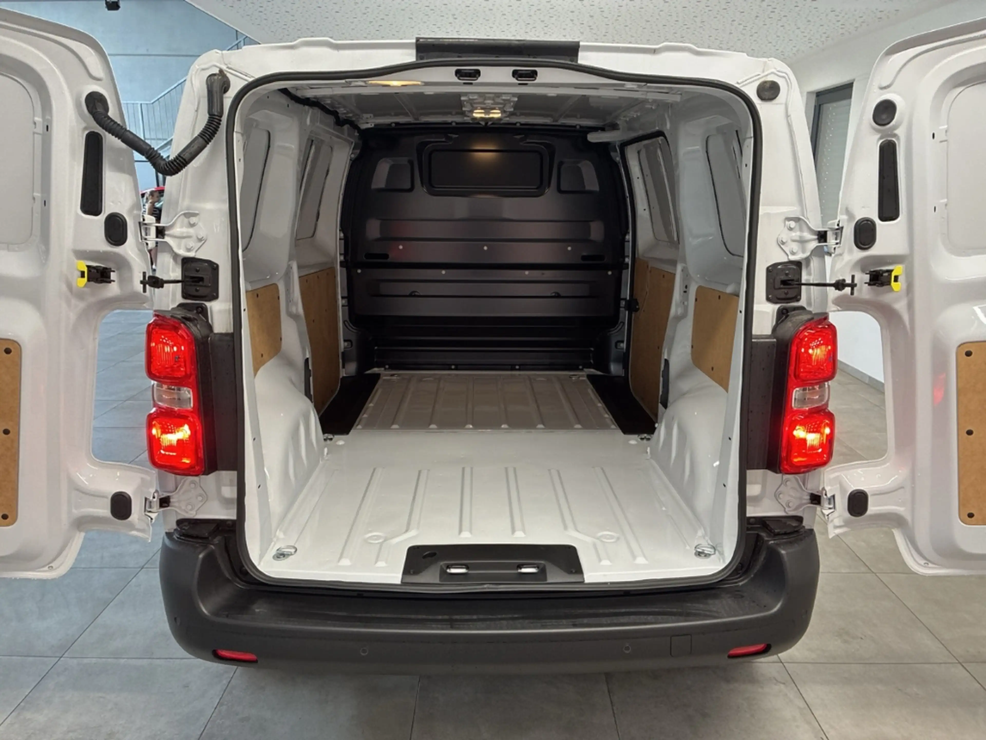 Citroen Jumpy Kasten 1.5 D150 M (L2) PDC Kamera Tempomat — photo 6