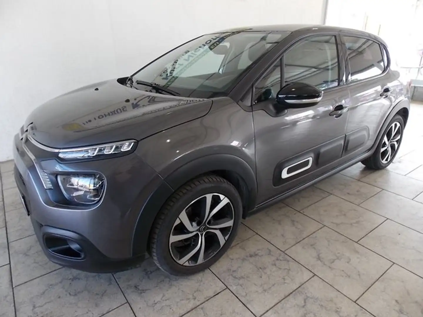 Citroen C3 Shine Pack +Sitzheizung +Kamera +Alu Grau - 2