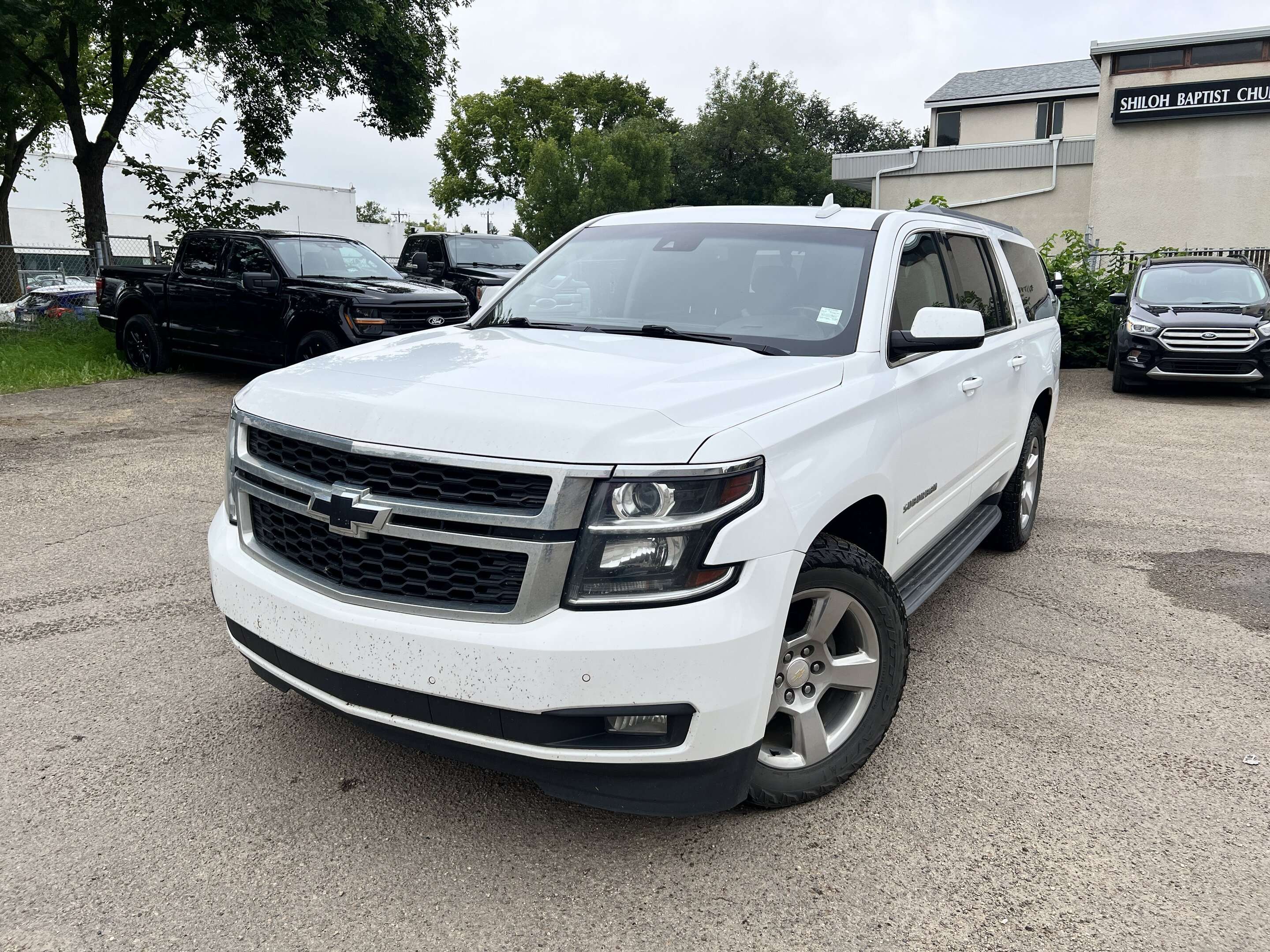2018 Chevrolet Suburban LT | Power Liftgate | CarPlay | Keyless Entry — снимка 1