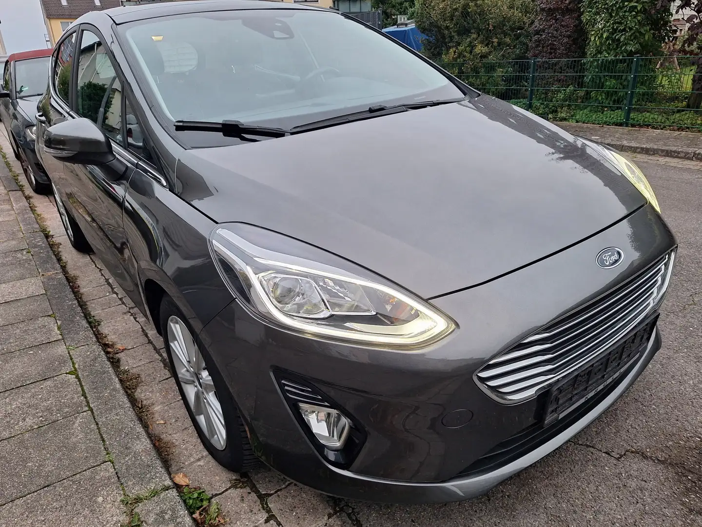 Ford Fiesta Titanium Vollausstattung Gris - 2