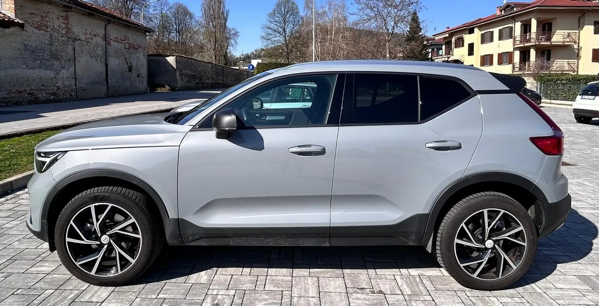 Volvo XC40 2.0 b3 Core auto - 1
