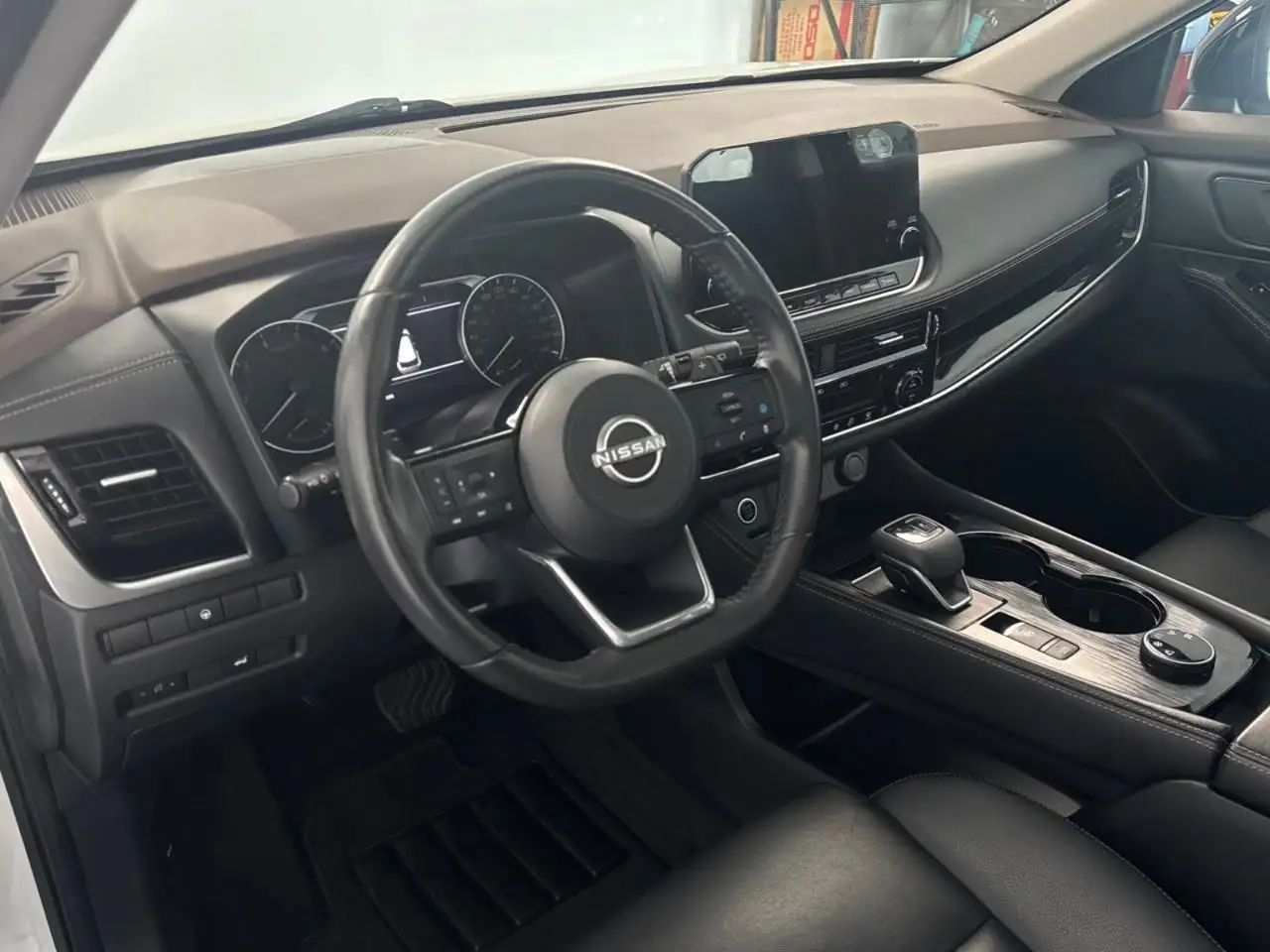 Nissan Rogue снимка Nissan Rogue