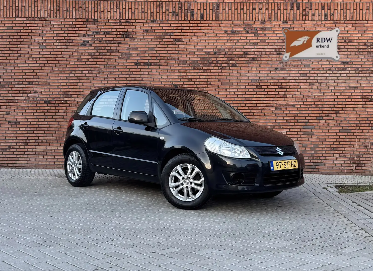 Suzuki SX4 1.6 Comfort, NEW APK, Elektr. Pakket, Licht Metaal Schwarz - 1