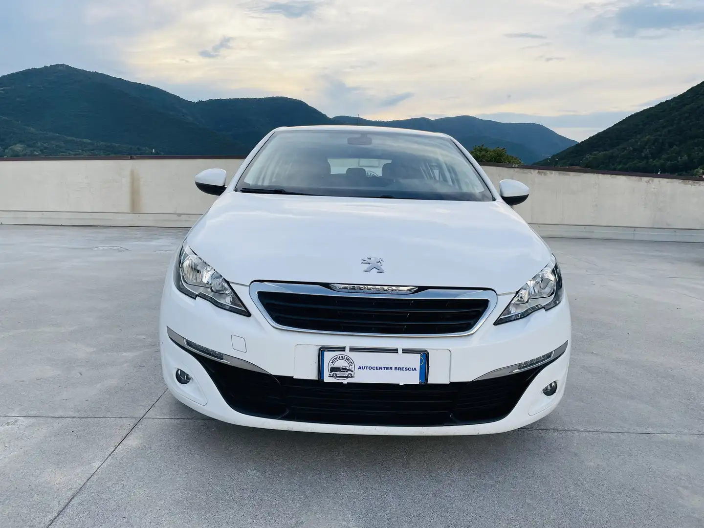Peugeot 308 5p 1.6HDI  1 Proprietario Garanzia 1 Anno 120cv Wit - 2