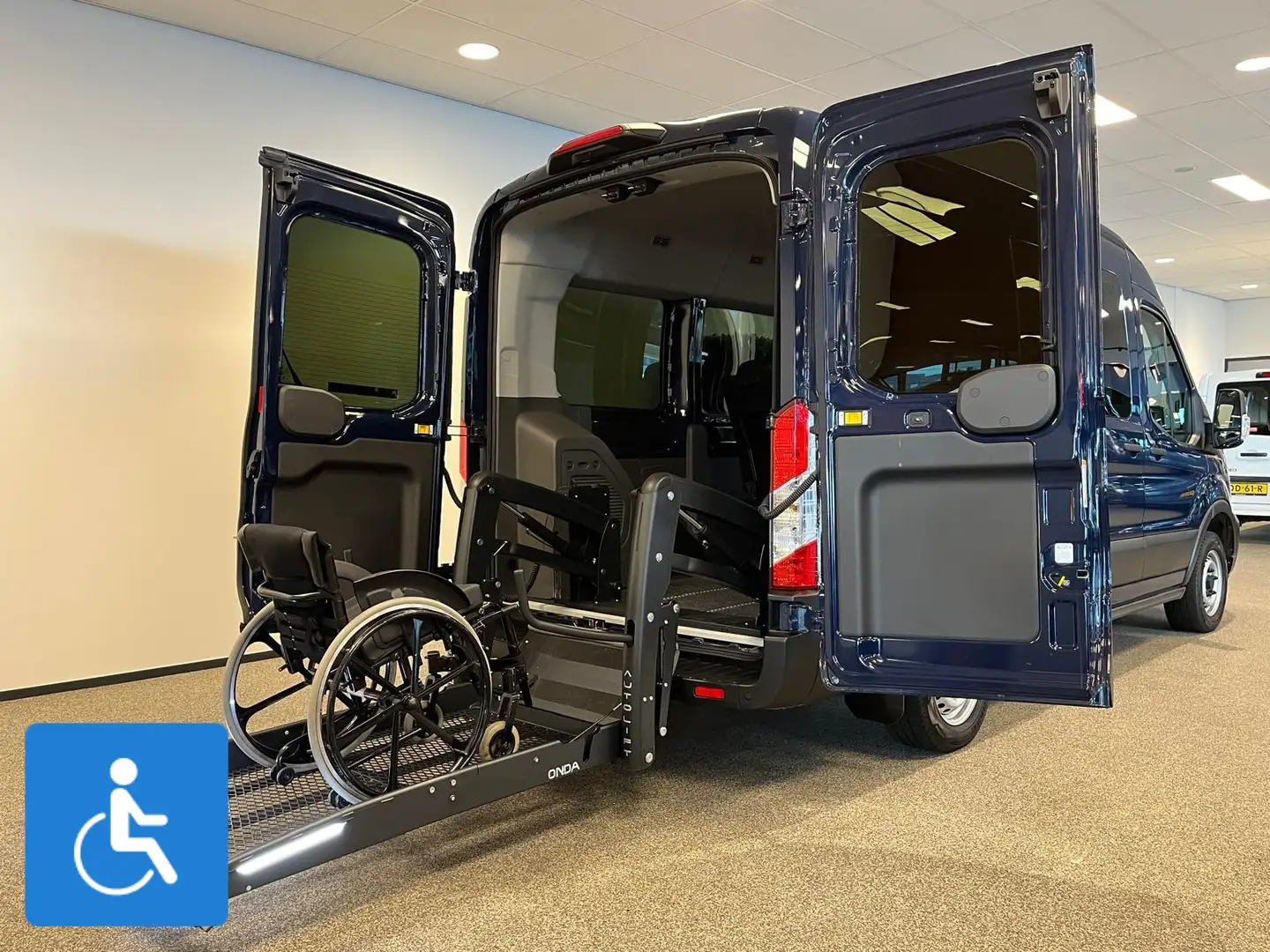 Ford Transit L2H2 Rolstoelbus Bleu - 2