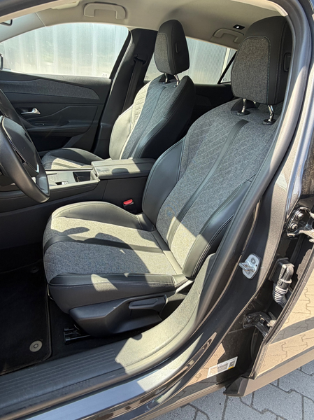 Peugeot 408 1.2 PureTech Allure 130 EAT8 / led / 65.000 km/ vi — photo 11