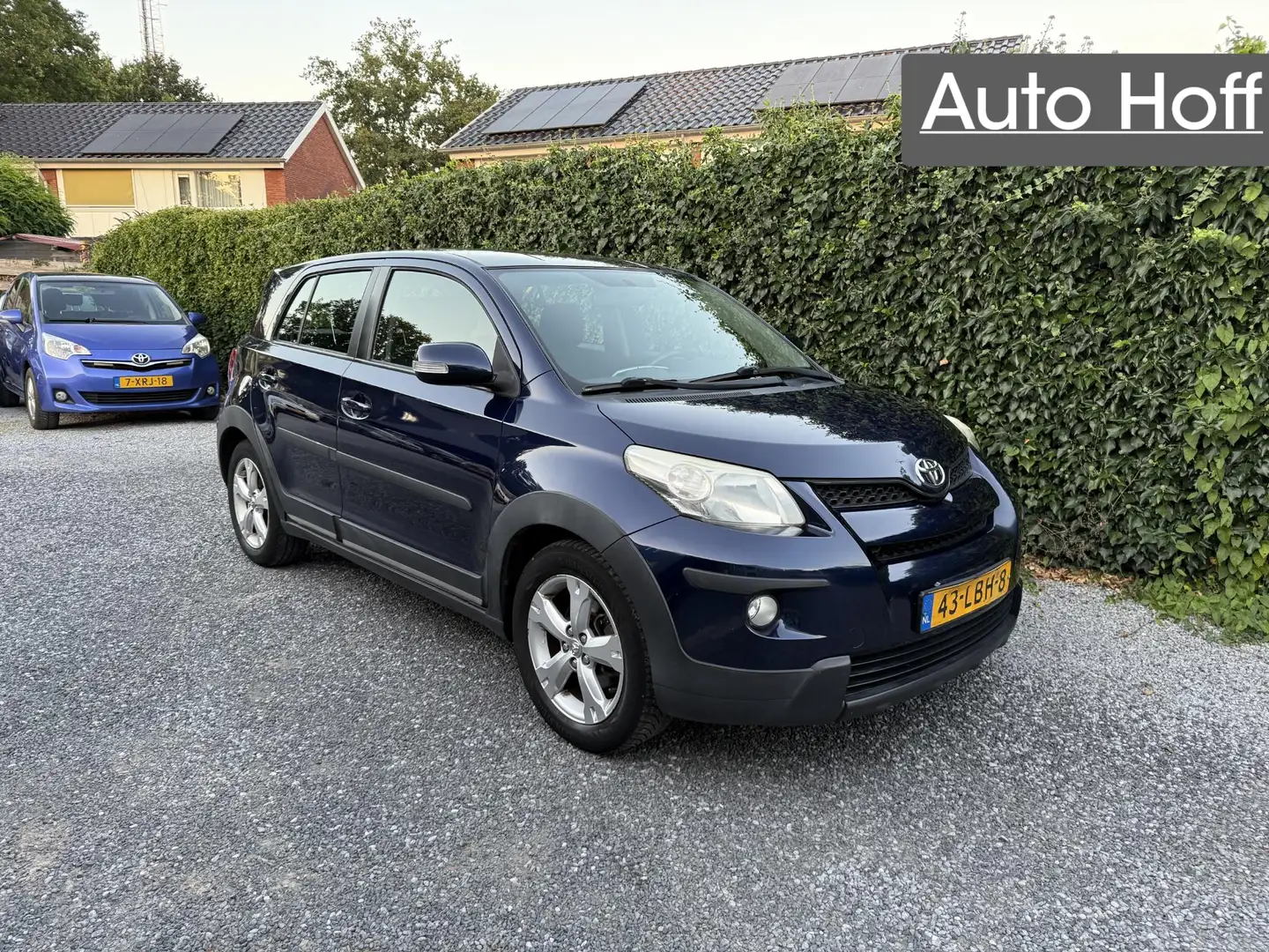 Toyota Urban Cruiser 1.3 VVT-i Aspiration | Navi Camera | Airco | Elekt Blauw - 1
