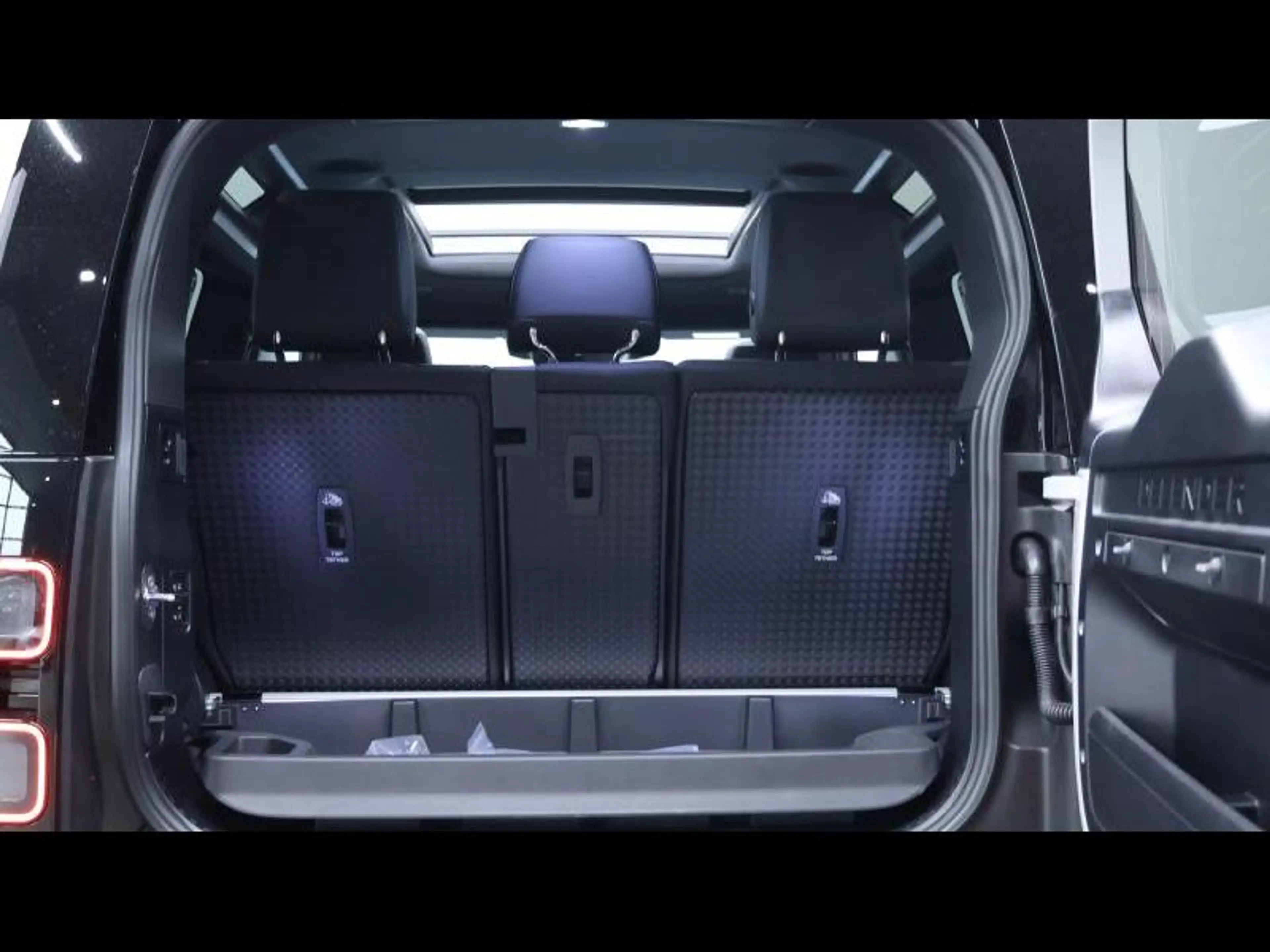 Land Rover Defender D200 S AWD Auto. — photo 8