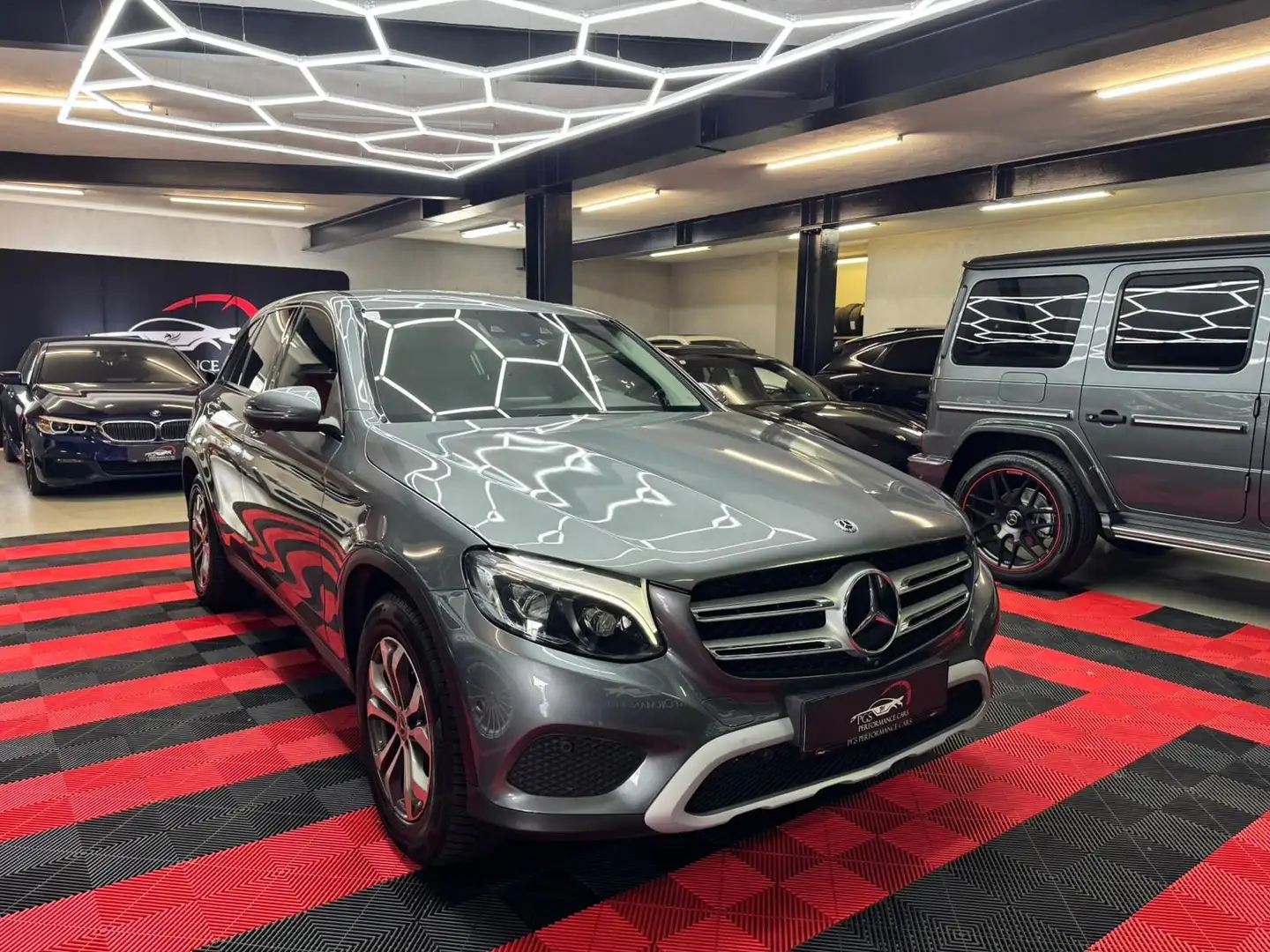 Mercedes-Benz GLC 220 d 4MATIC Aut. Grau - 1
