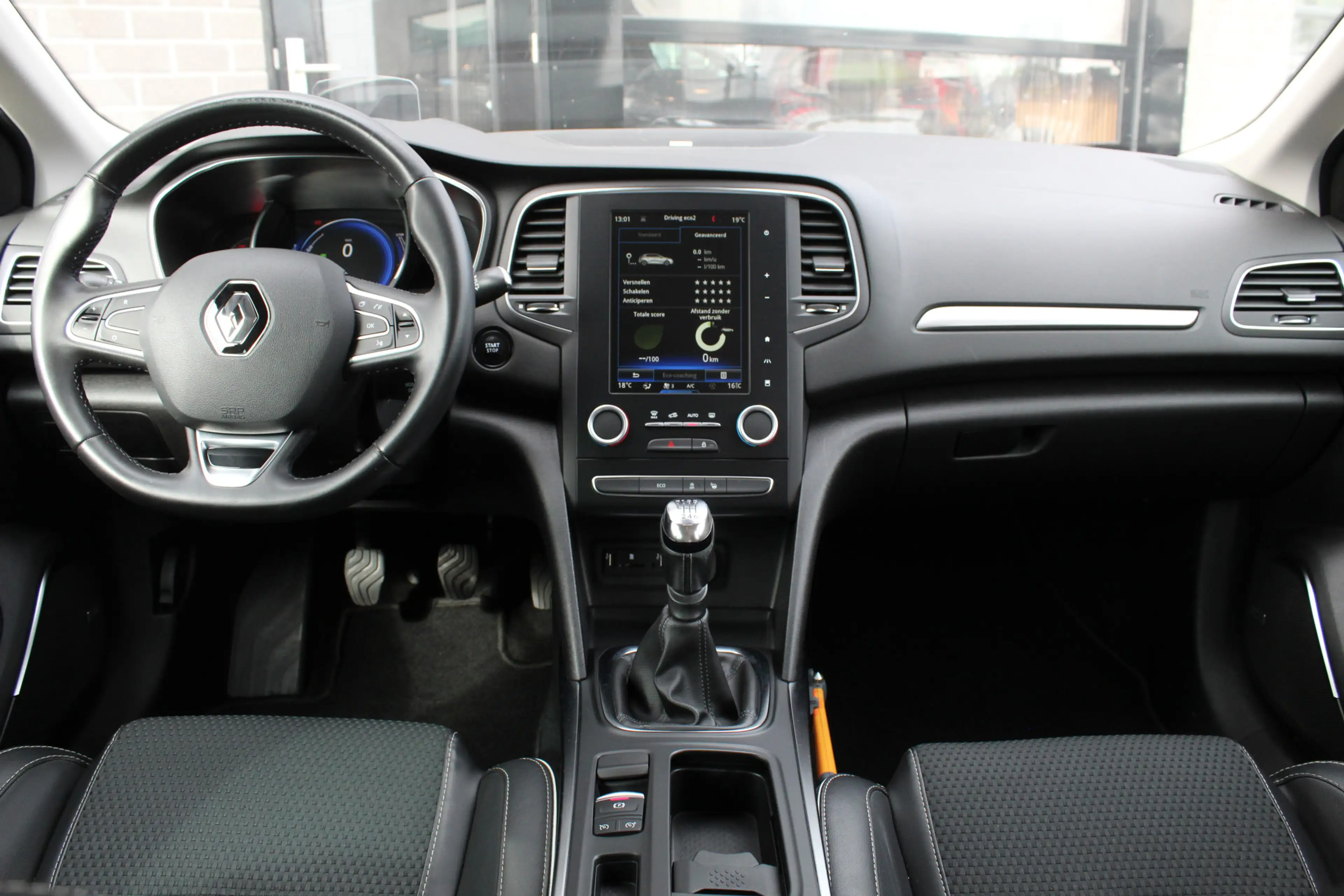 Renault Megane 1.2 TCe Bose / HUD / Keyless / Camera / N.A.P. — photo 2