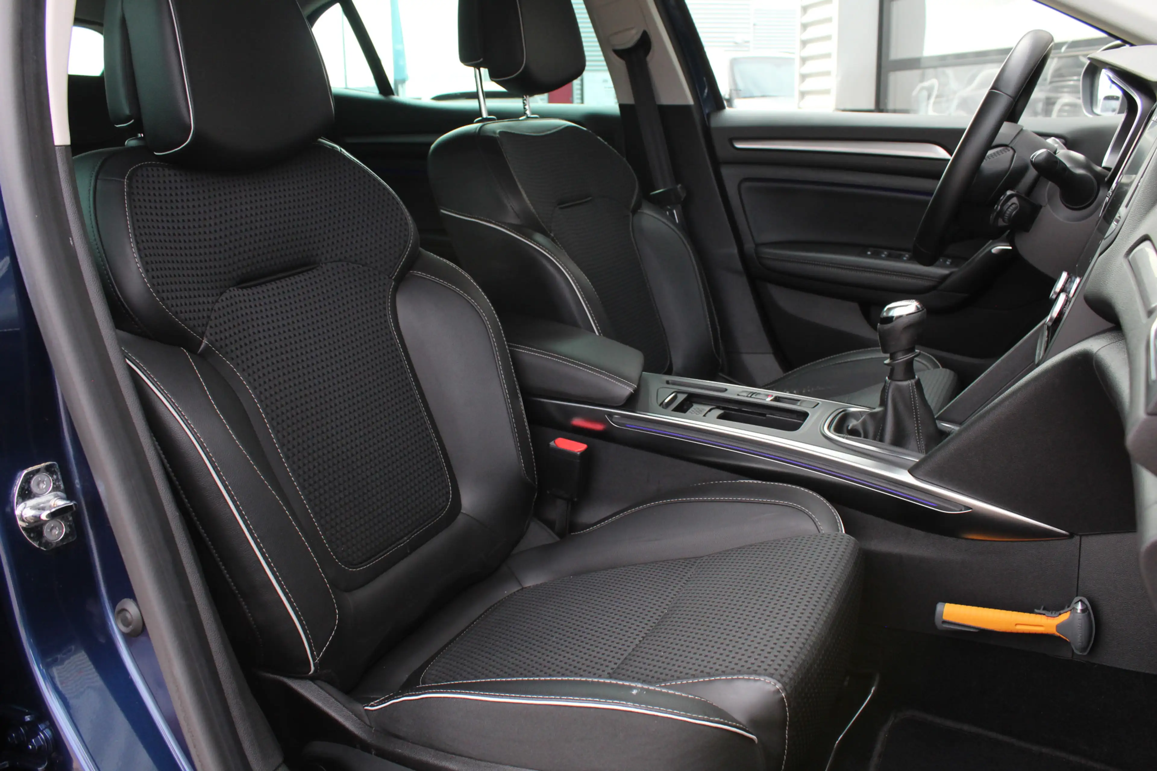 Renault Megane 1.2 TCe Bose / HUD / Keyless / Camera / N.A.P. — photo 10
