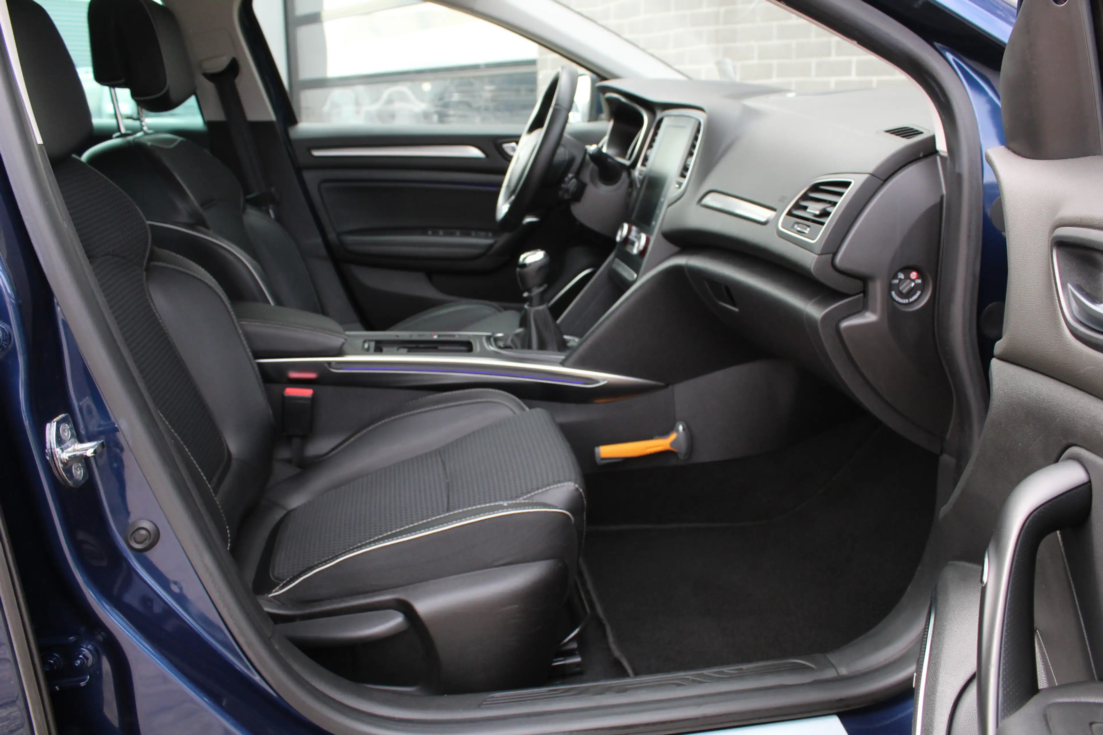 Renault Megane 1.2 TCe Bose / HUD / Keyless / Camera / N.A.P. — photo 9