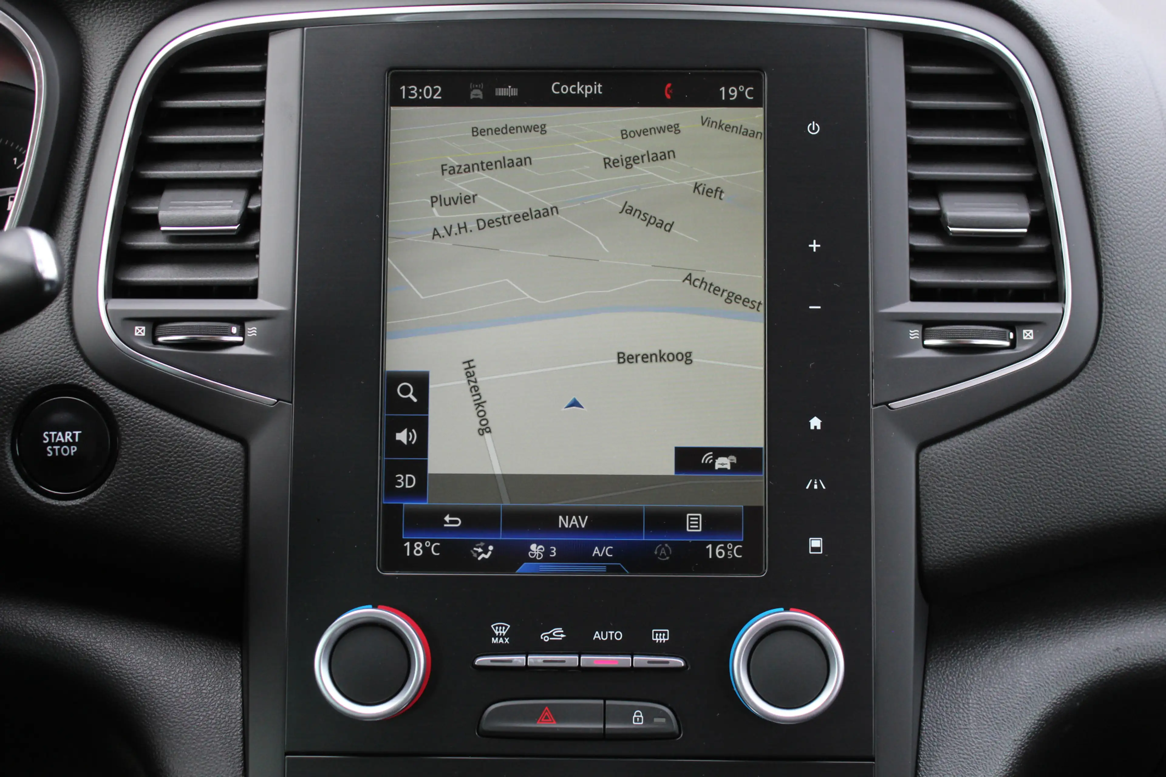 Renault Megane 1.2 TCe Bose / HUD / Keyless / Camera / N.A.P. — photo 13