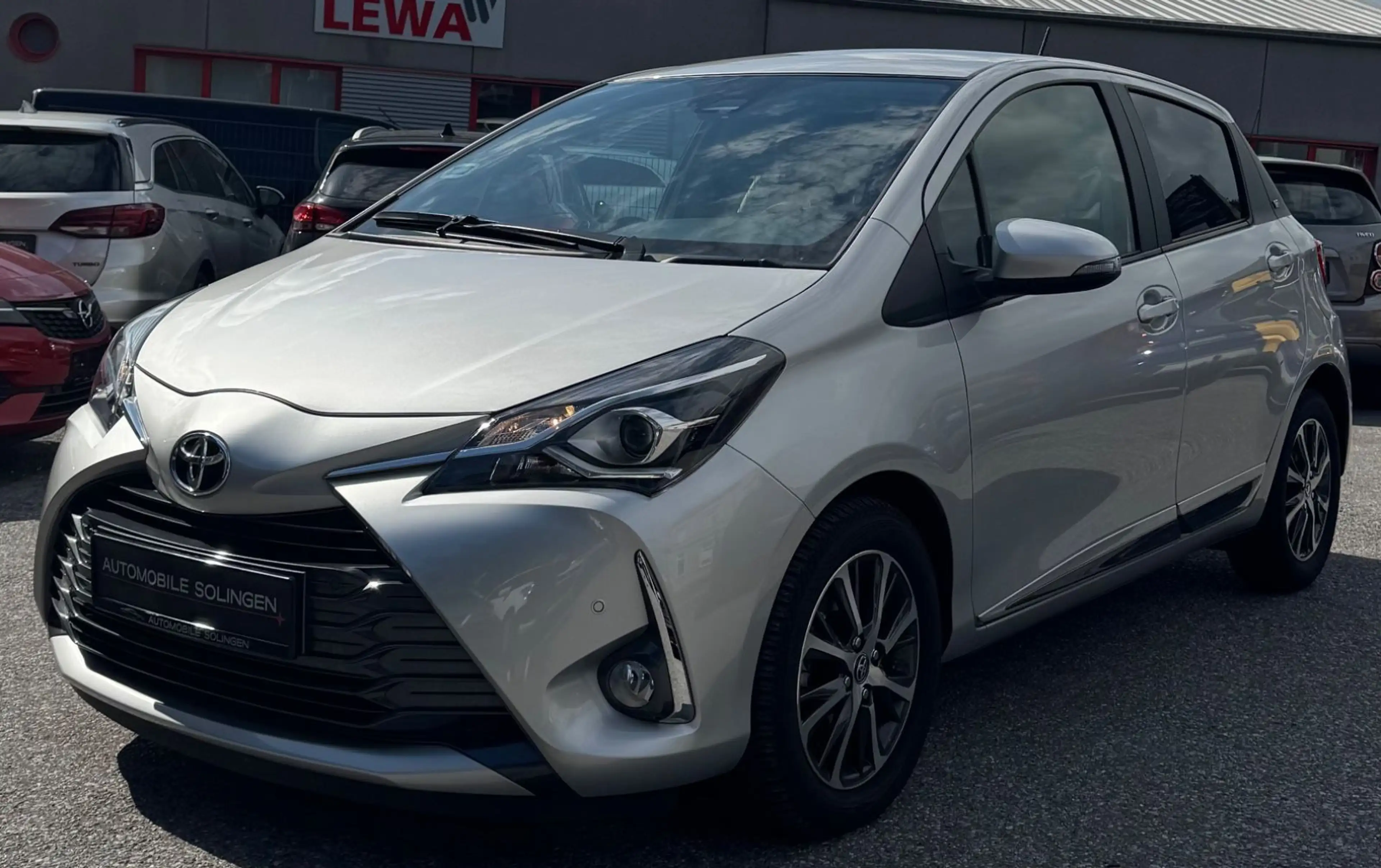 Toyota Yaris Y20 Club AUT+ALLW+SHZ+BT+BC+RFK+PDC+ALU+AC