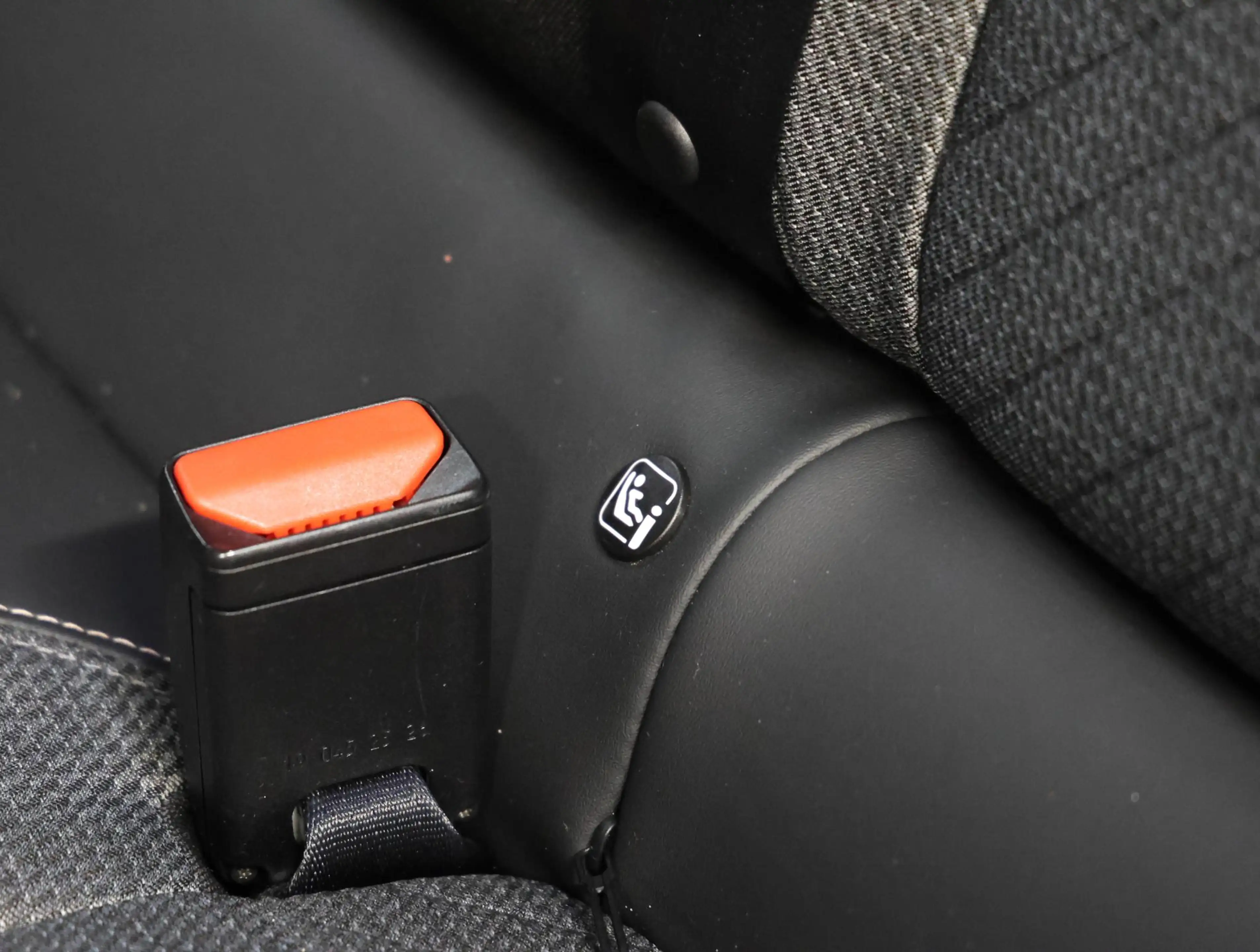 Peugeot 2008 1.2 Hybrid 145PK Allure | 1ste eigenaar | AppleCar — photo 15