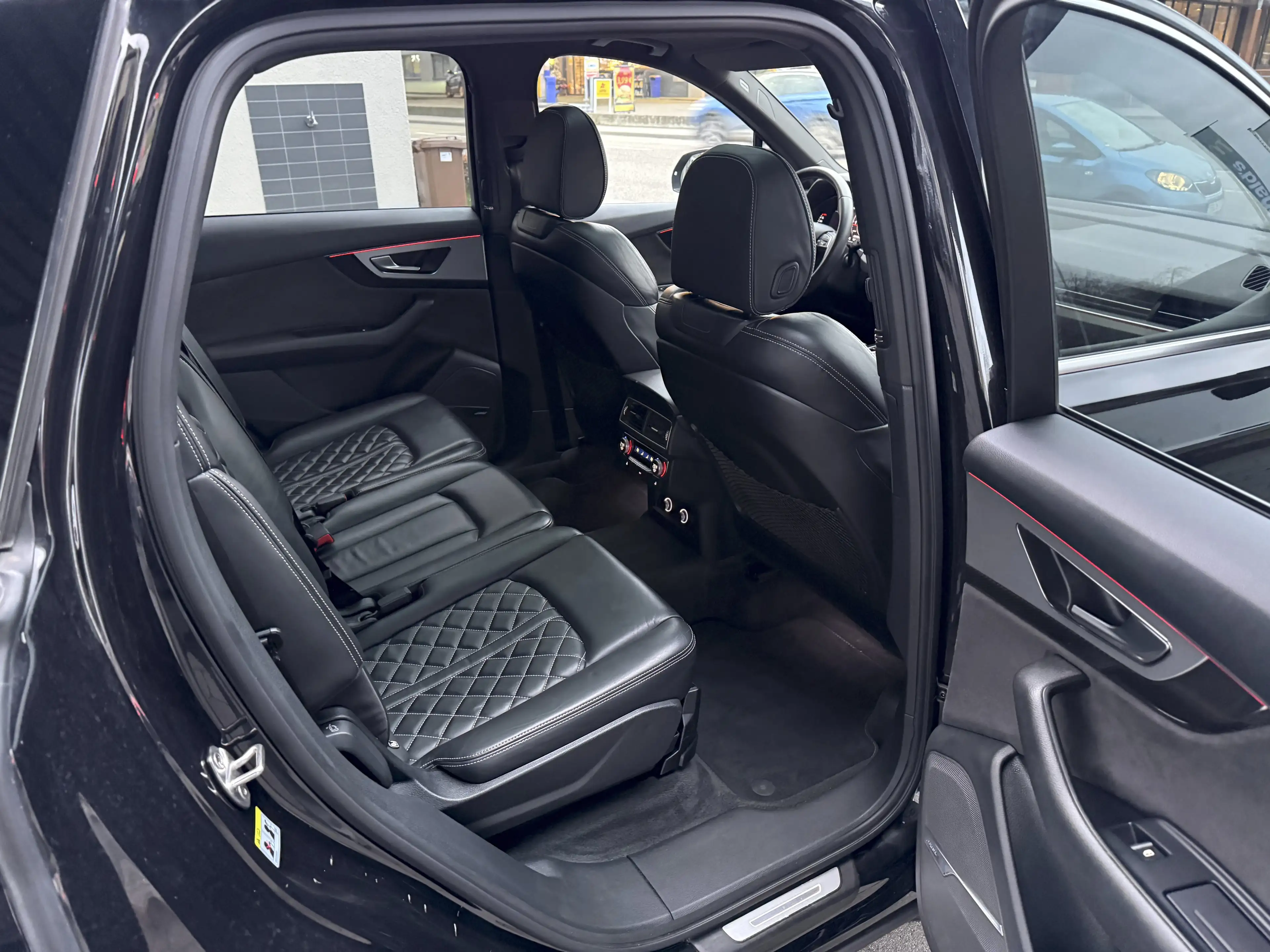 Audi SQ7 4.0 TDI quattro Pano Matrix Standheiz. Night "21 — photo 12