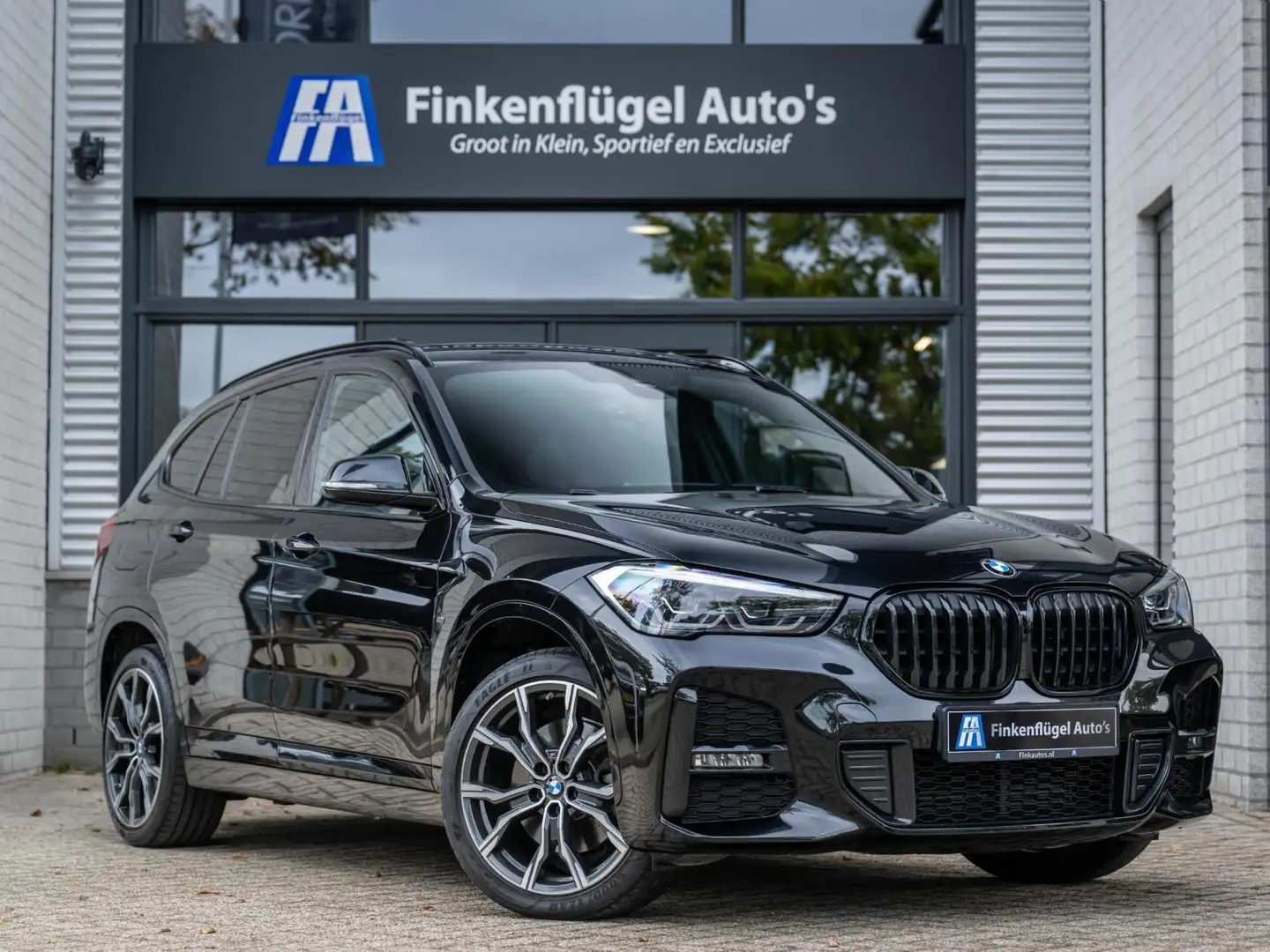 BMW X1 XDrive25e M-sport 220 pk |Head-up |H.K audio |Came Zwart - 1