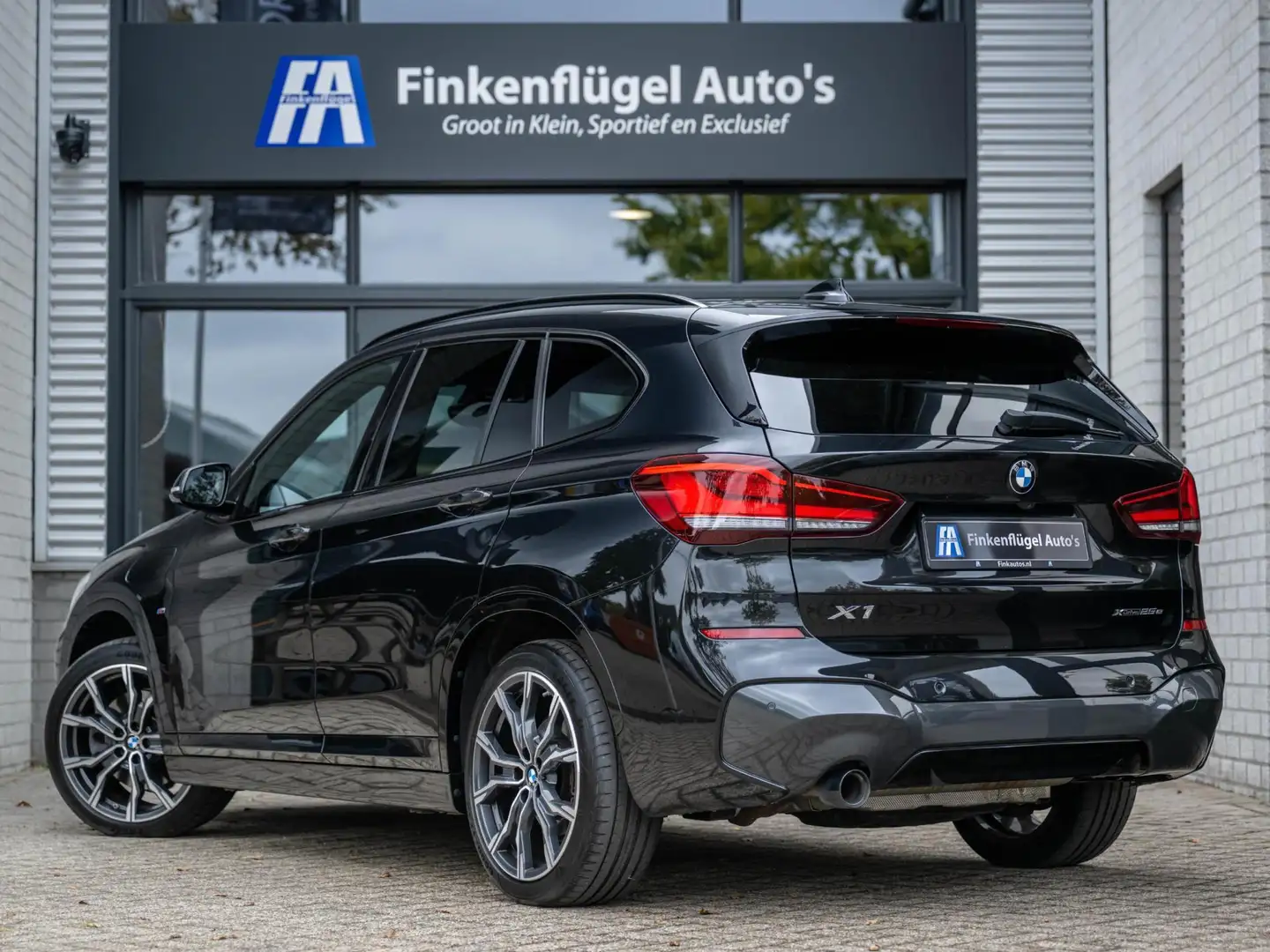 BMW X1 XDrive25e M-sport 220 pk |Head-up |H.K audio |Came Zwart - 2
