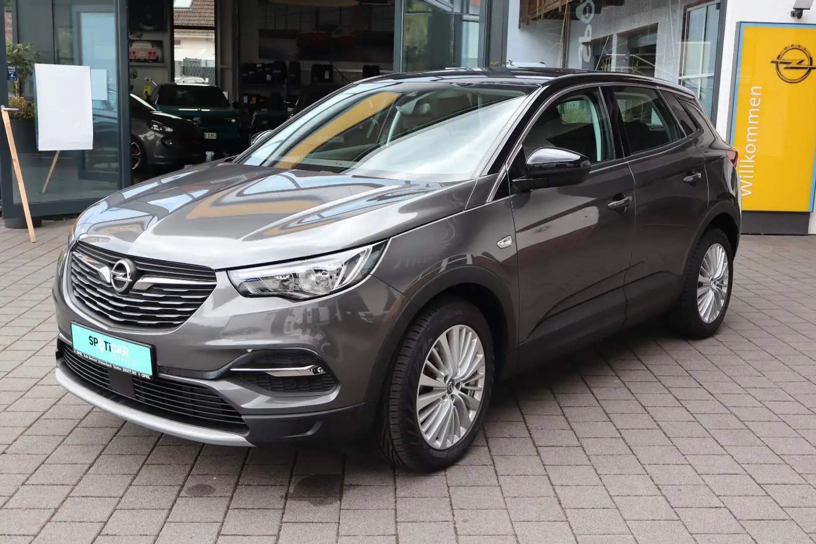 Opel Grandland X Grijs - 1