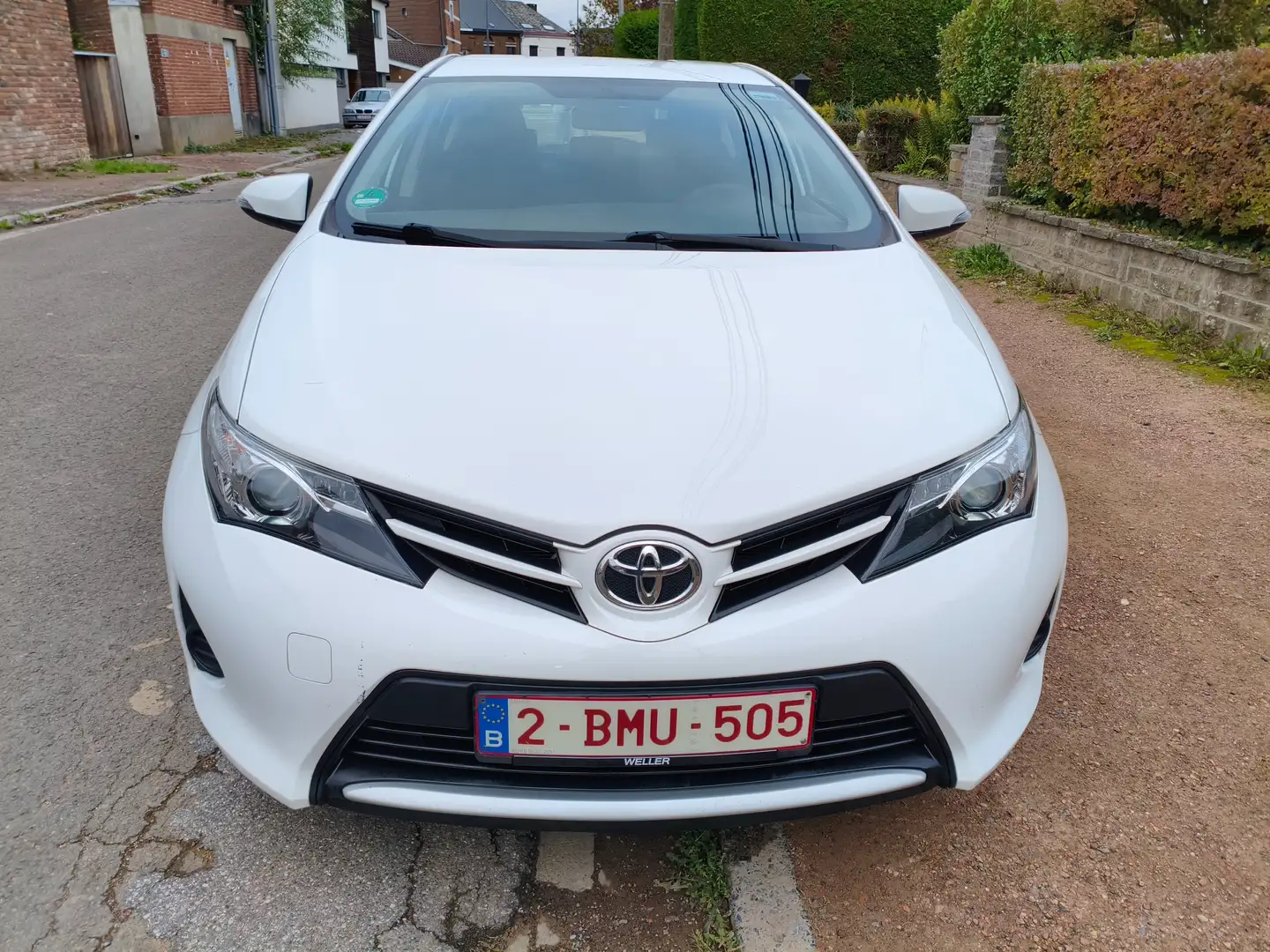 Toyota Auris 1.4 essence - 2
